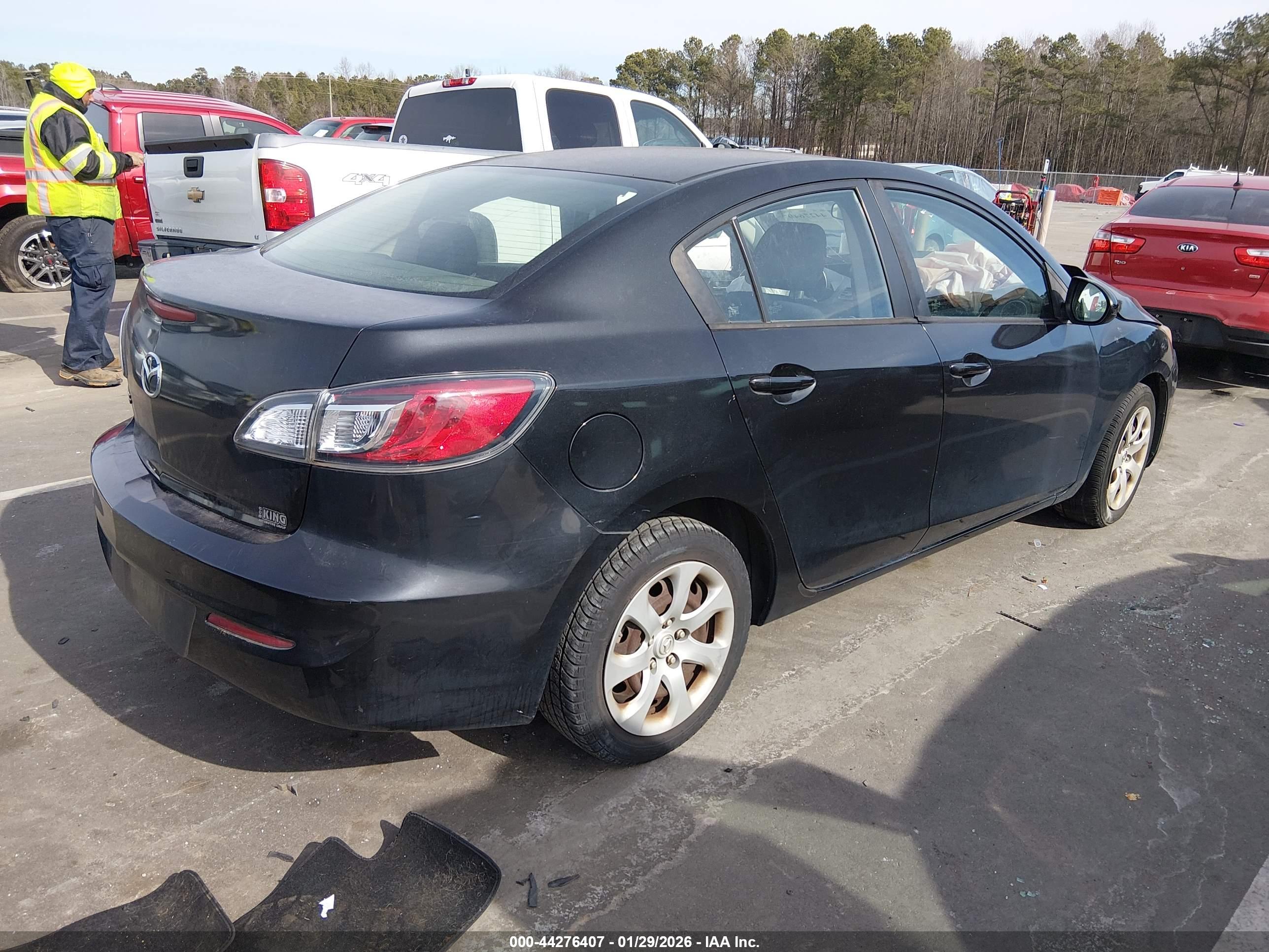 MAZDA MAZDA3 image 4