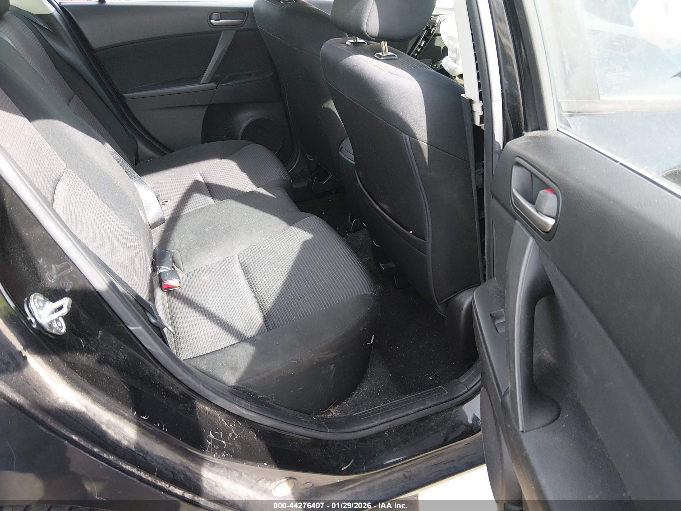 MAZDA MAZDA3 image 8