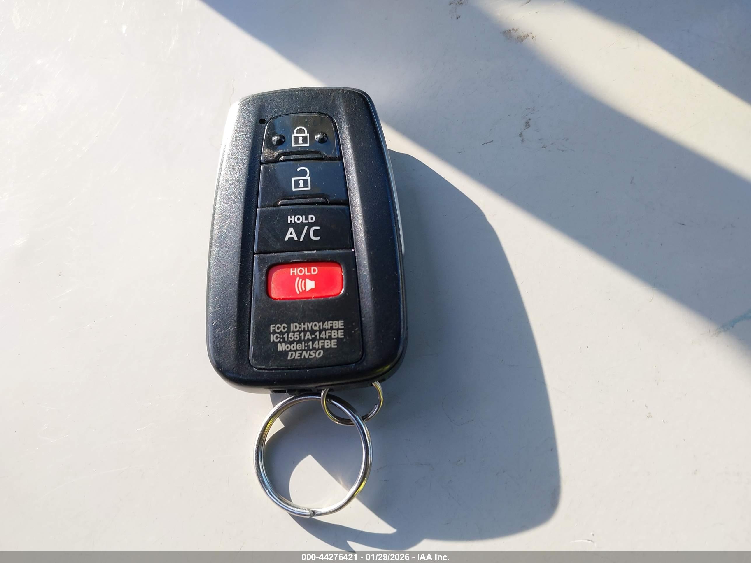 TOYOTA PRIUS image 11