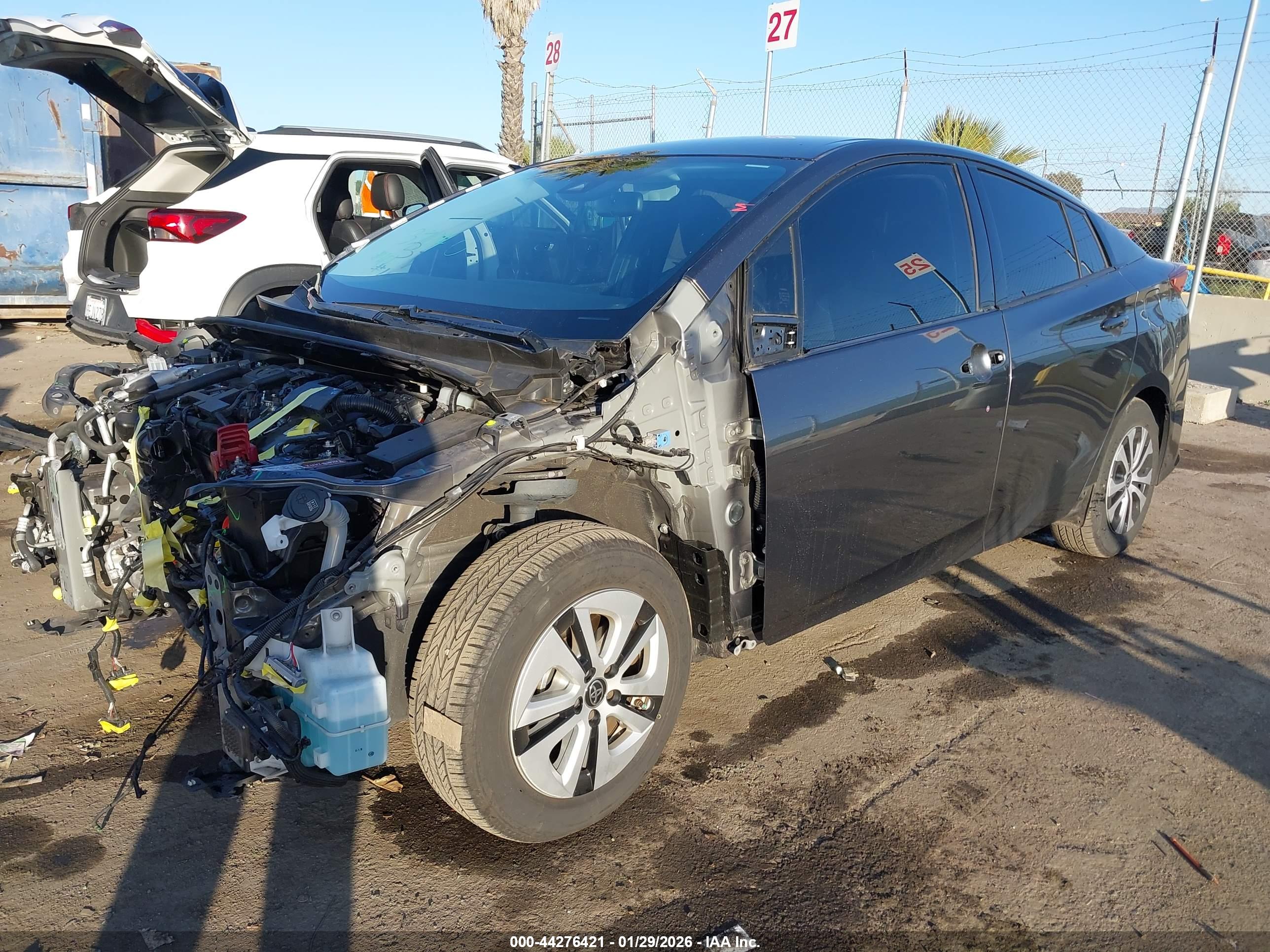 TOYOTA PRIUS image 2