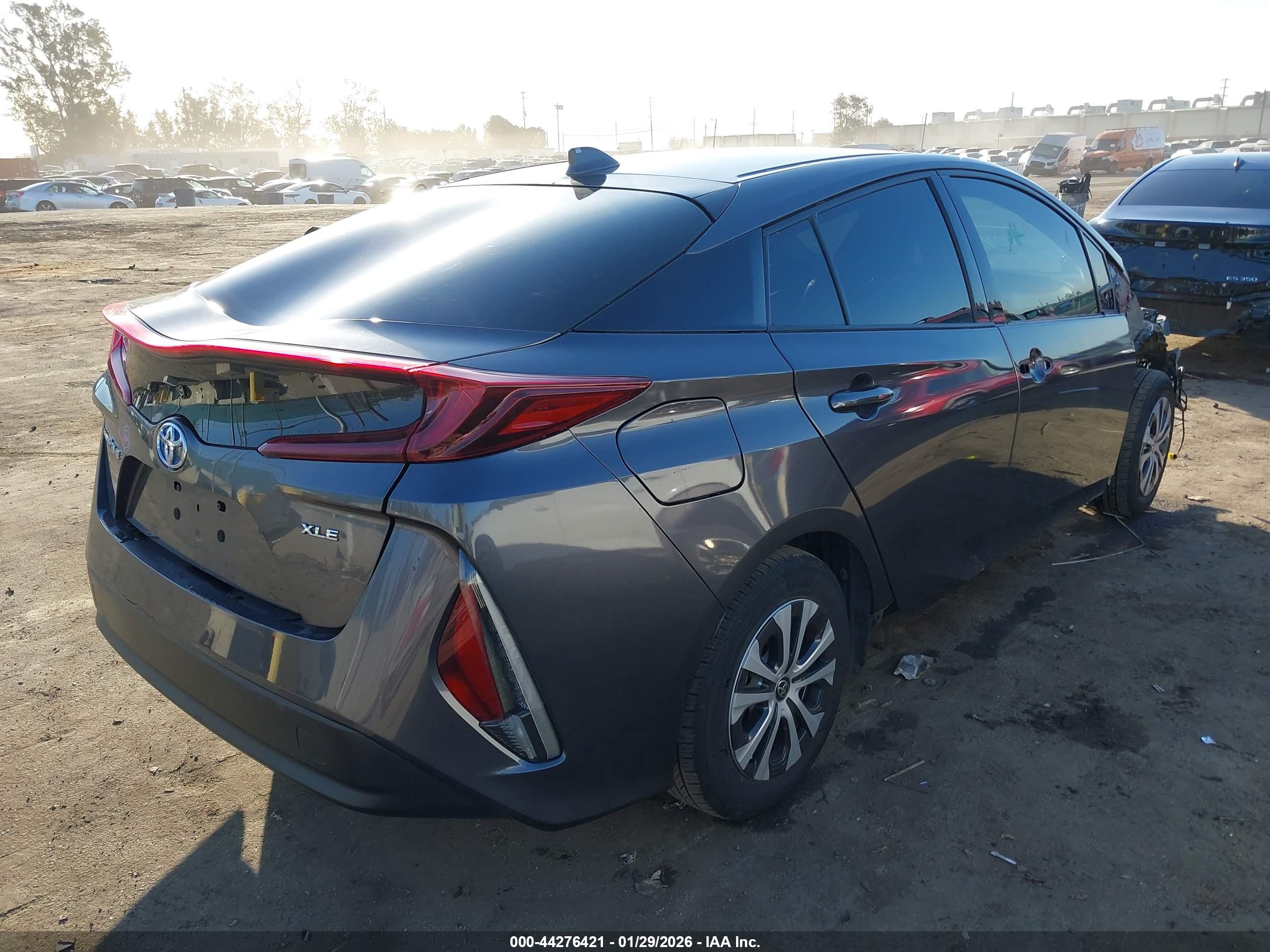 TOYOTA PRIUS image 4