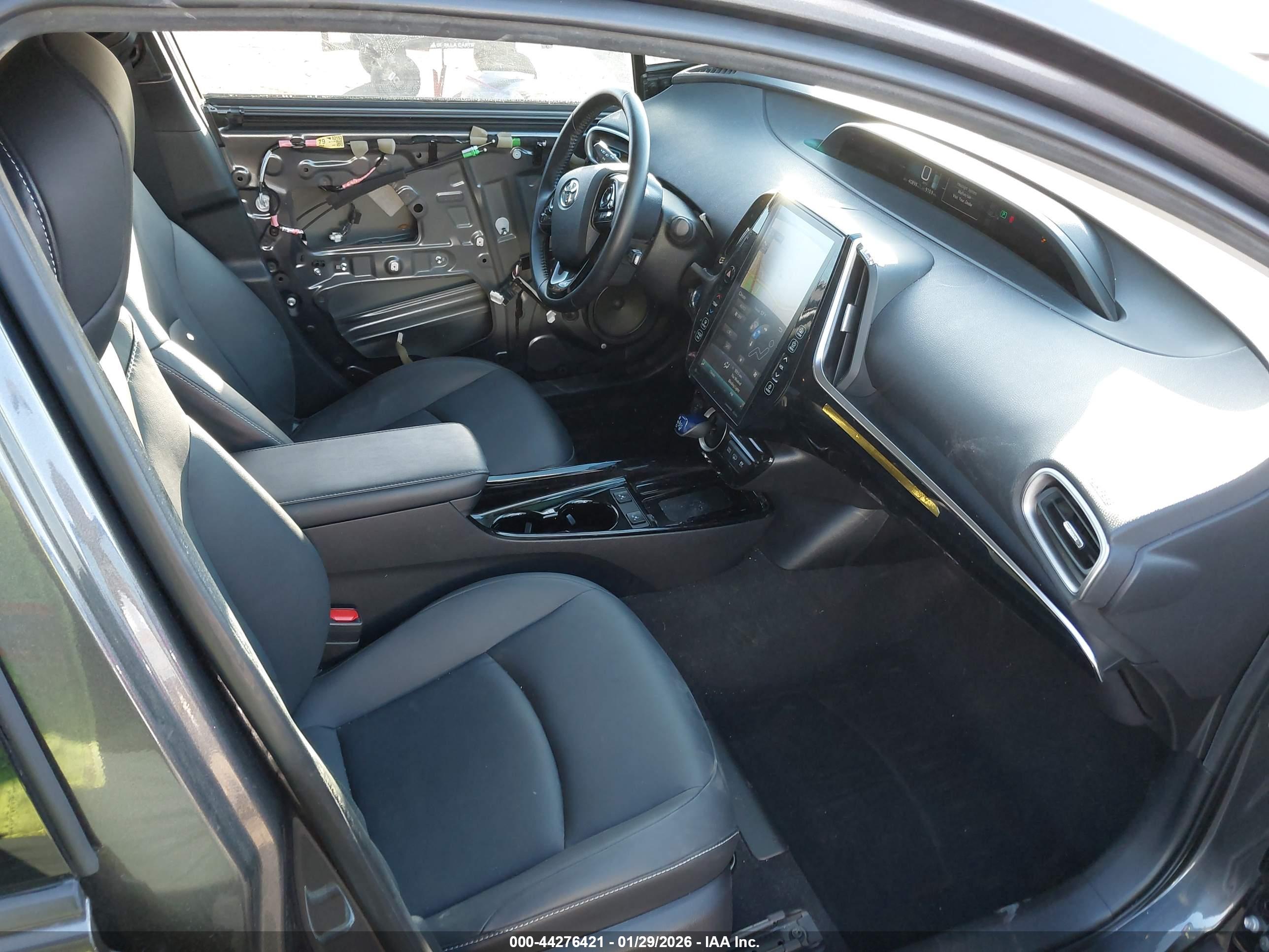 TOYOTA PRIUS image 5