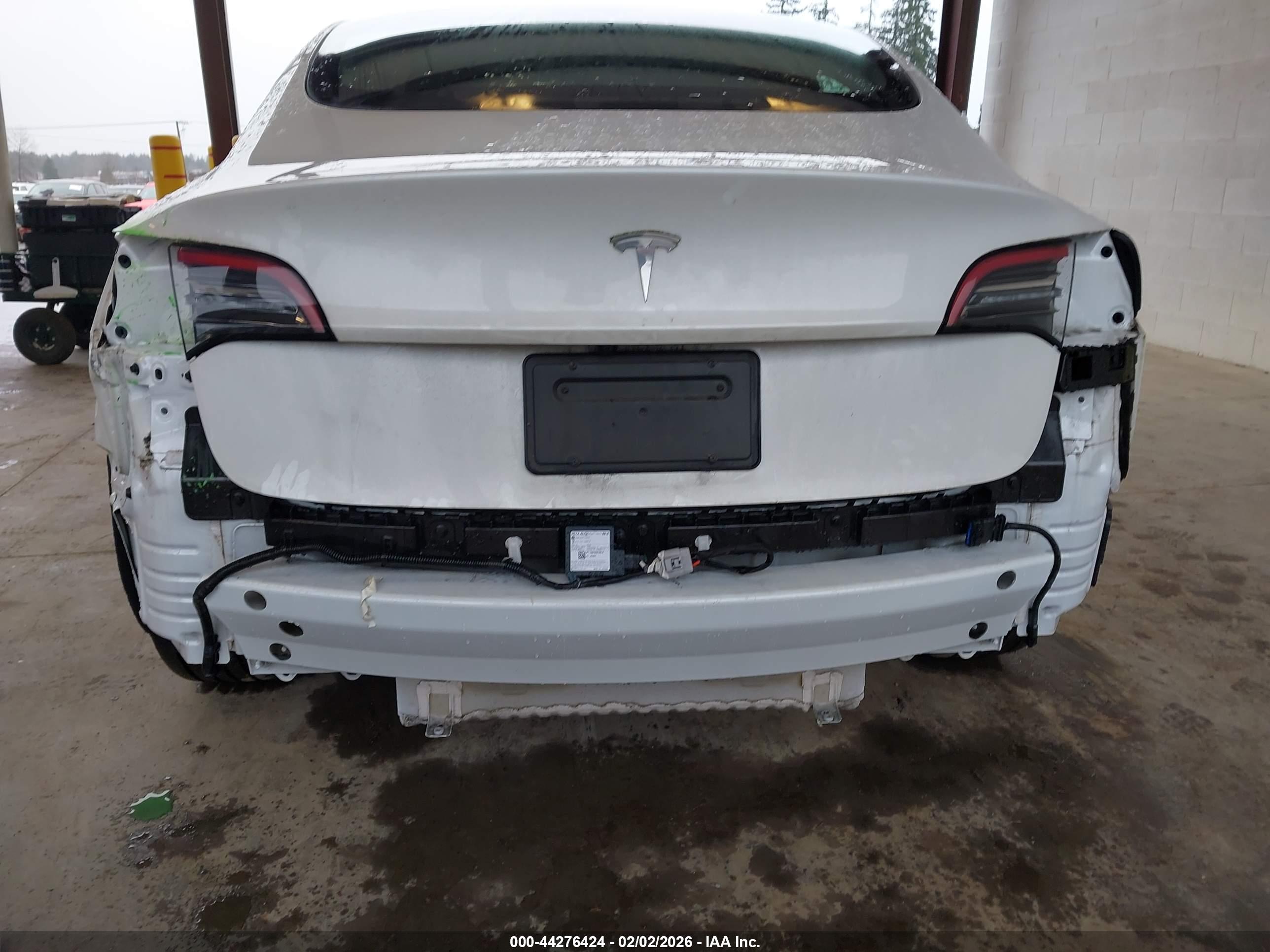 TESLA MODEL image 6