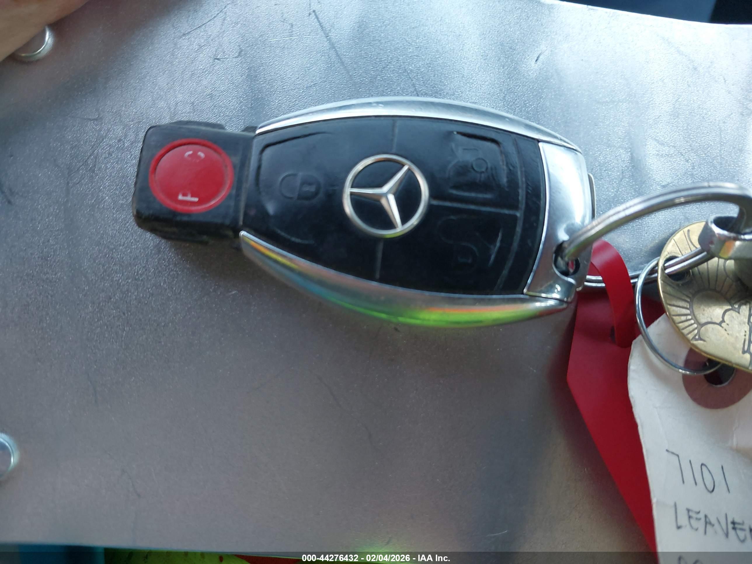 MERCEDES-BENZ C image 11