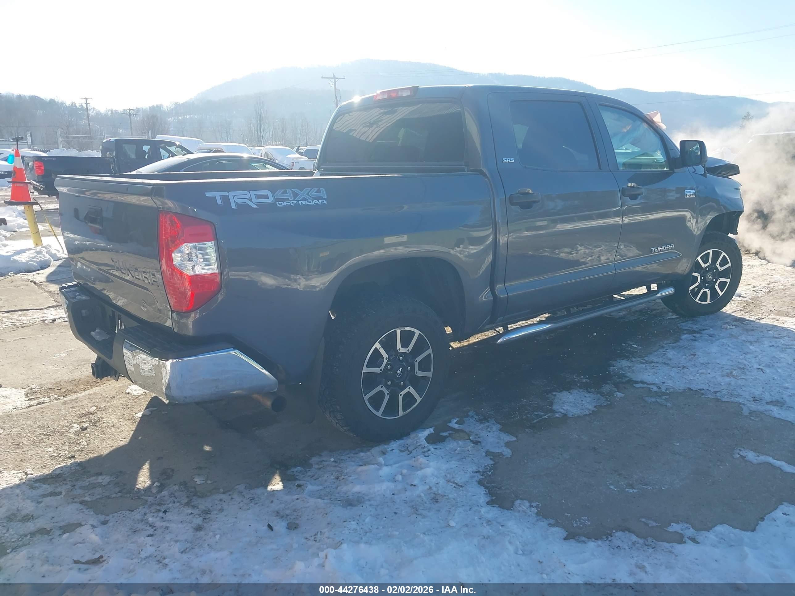 TOYOTA TUNDRA image 4