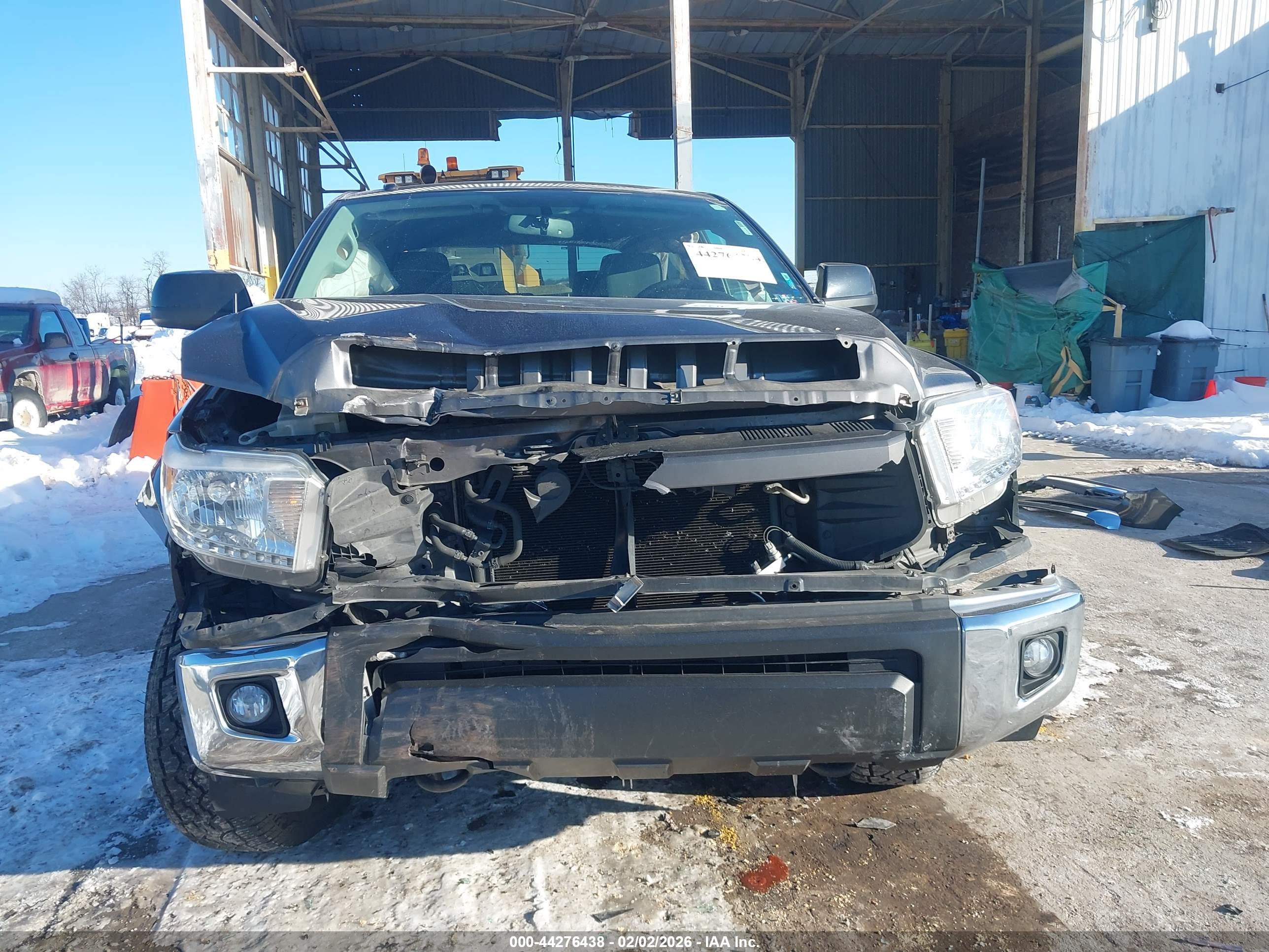 TOYOTA TUNDRA image 6