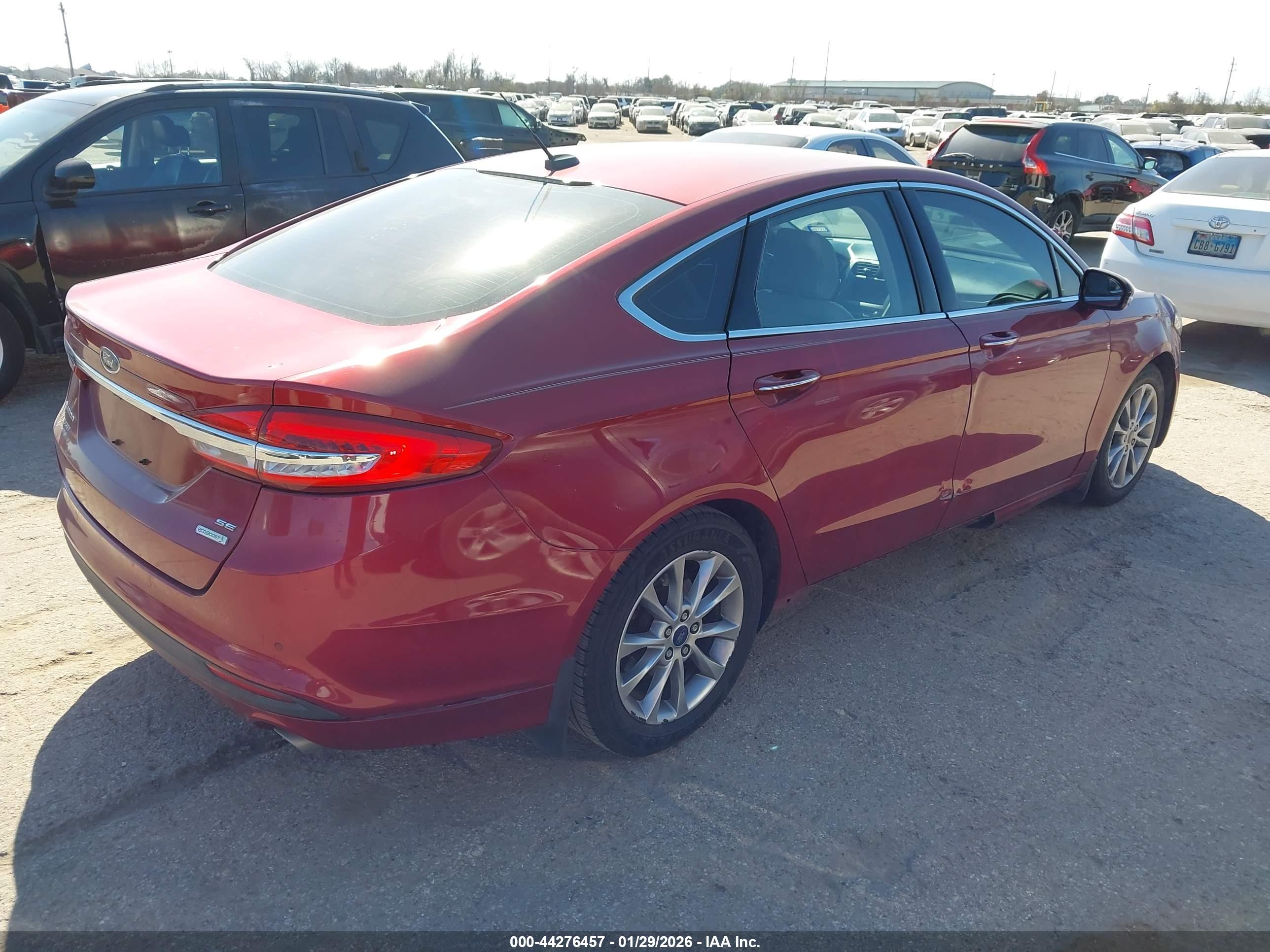 FORD FUSION image 4