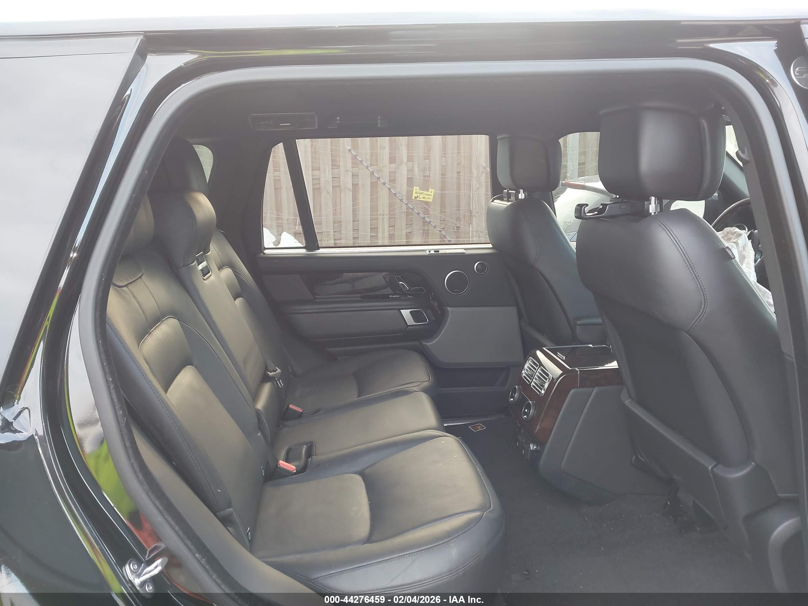 LAND ROVER image 8