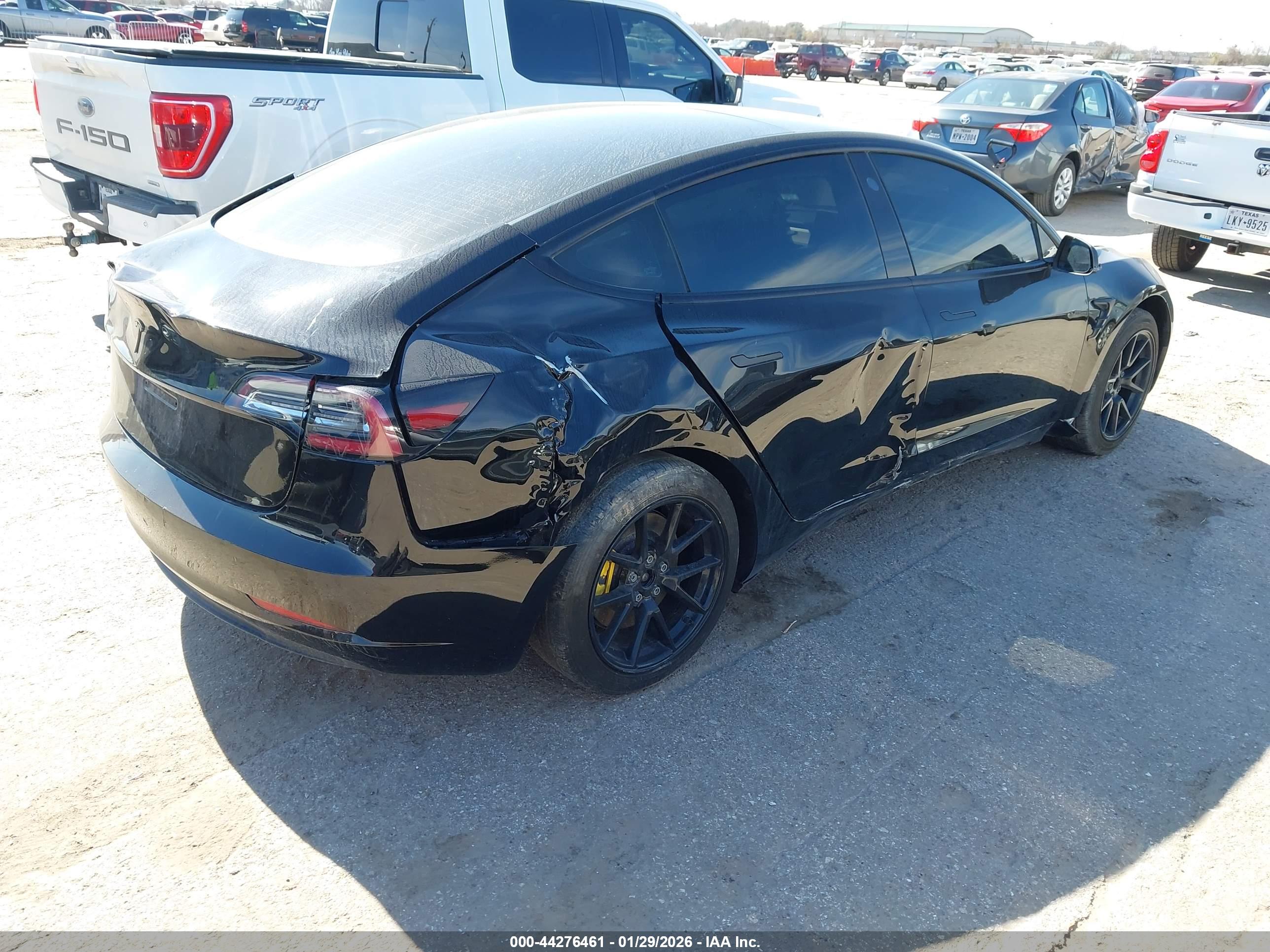 TESLA MODEL image 4