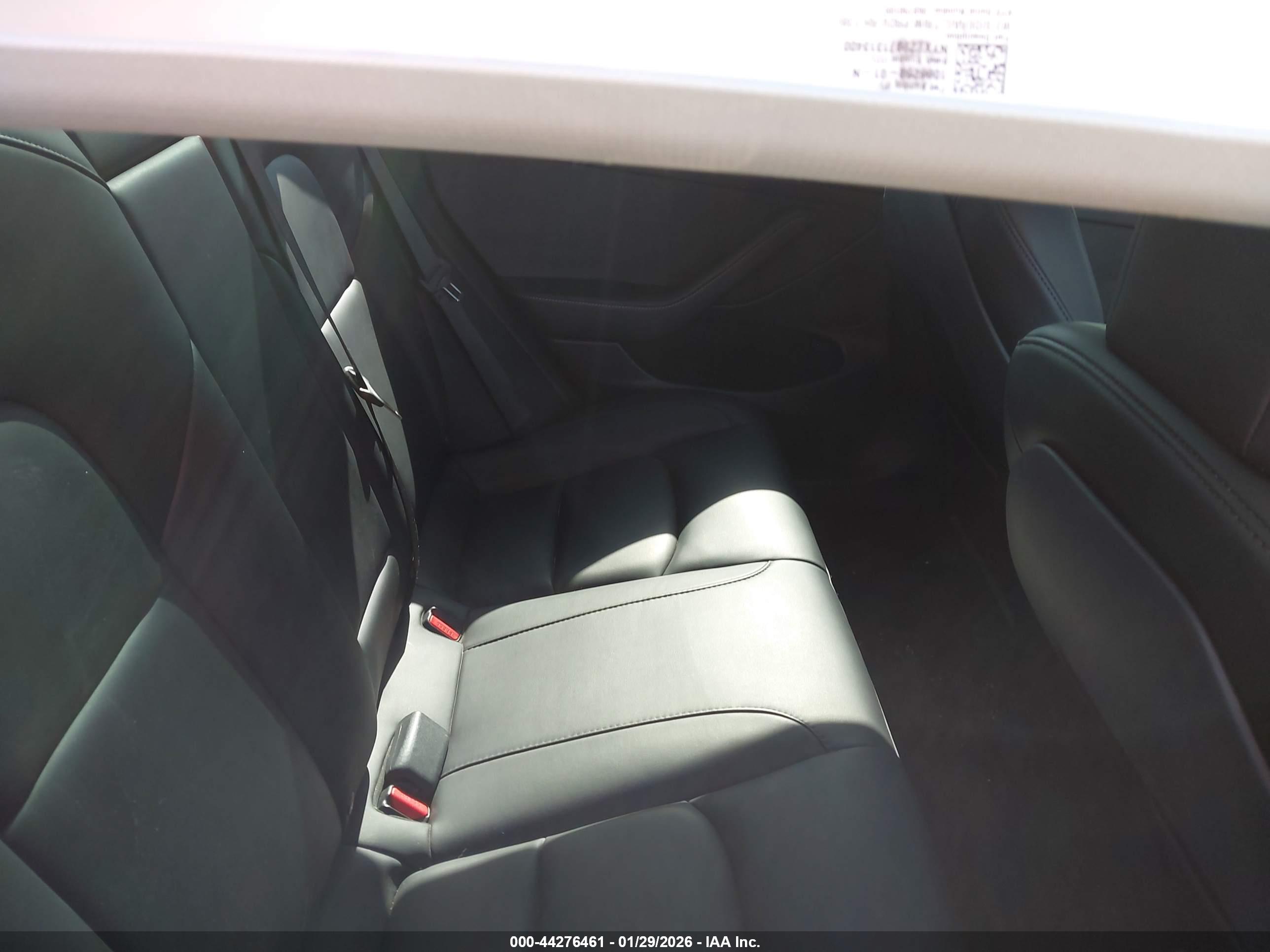 TESLA MODEL image 8