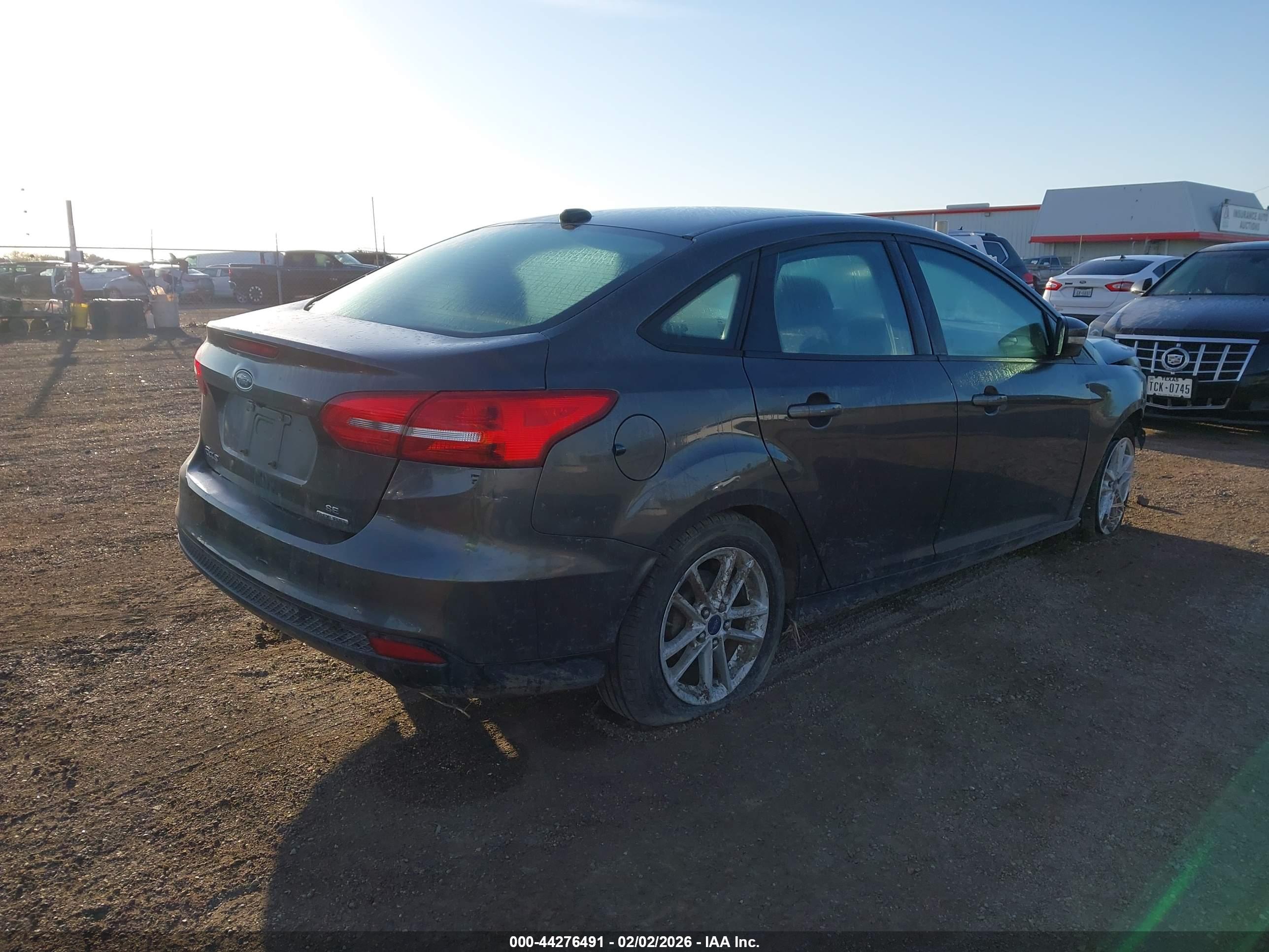 FORD FOCUS image 4