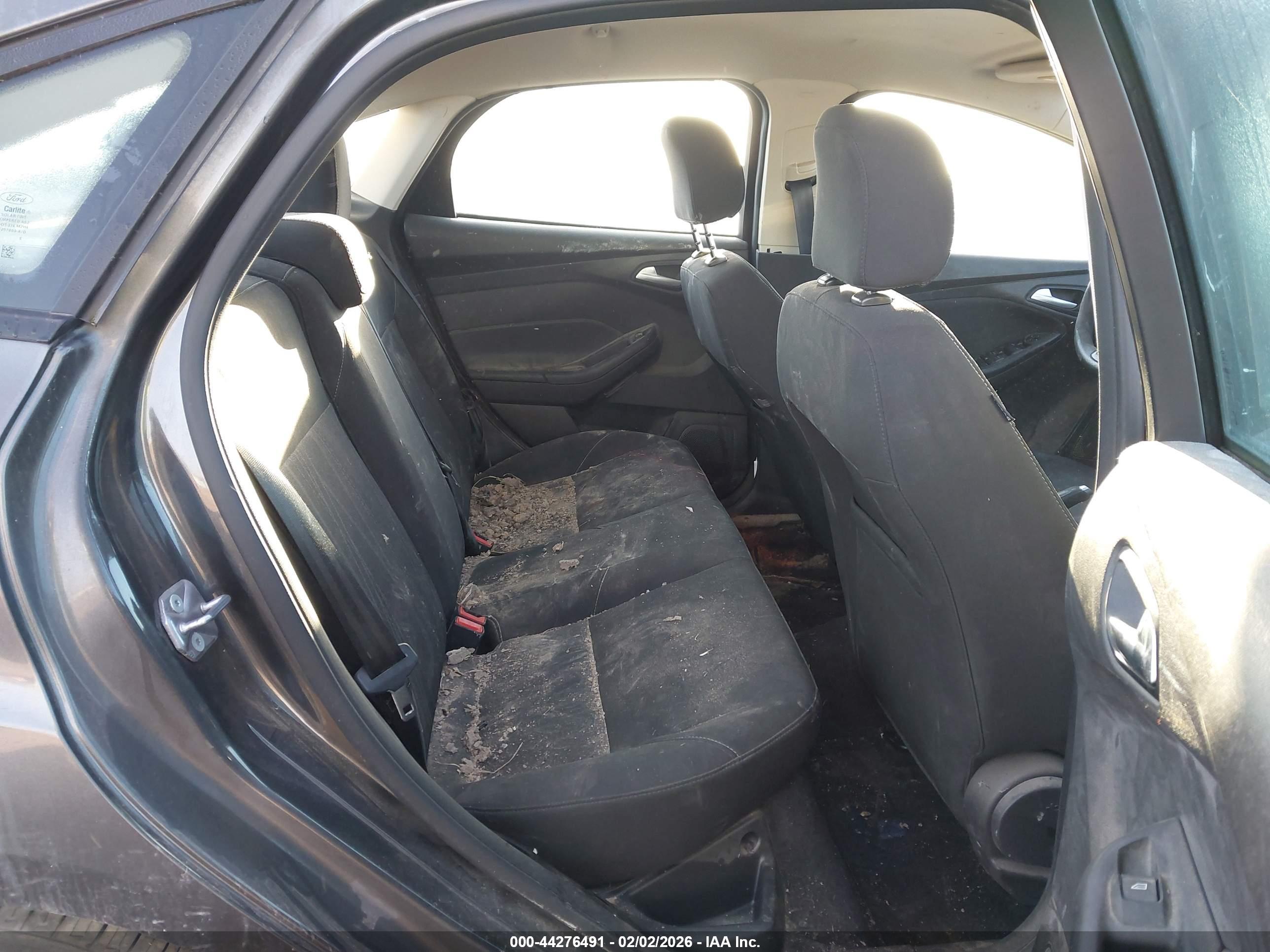 FORD FOCUS image 8