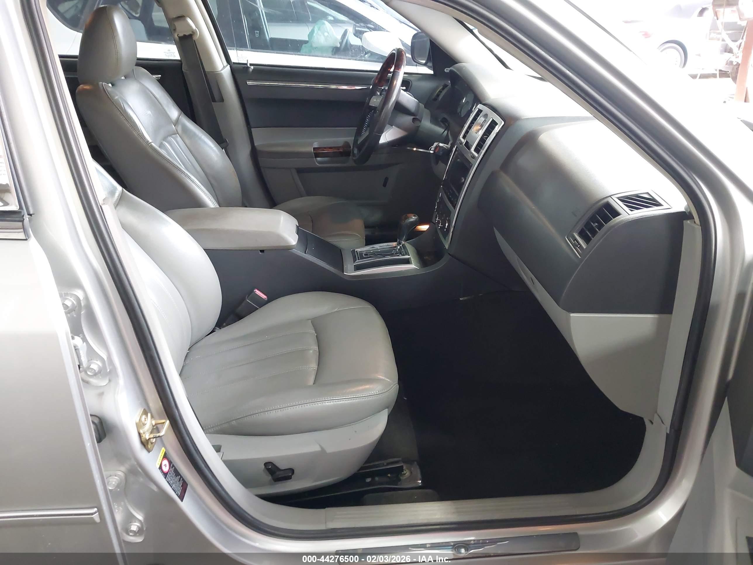CHRYSLER 300C image 5