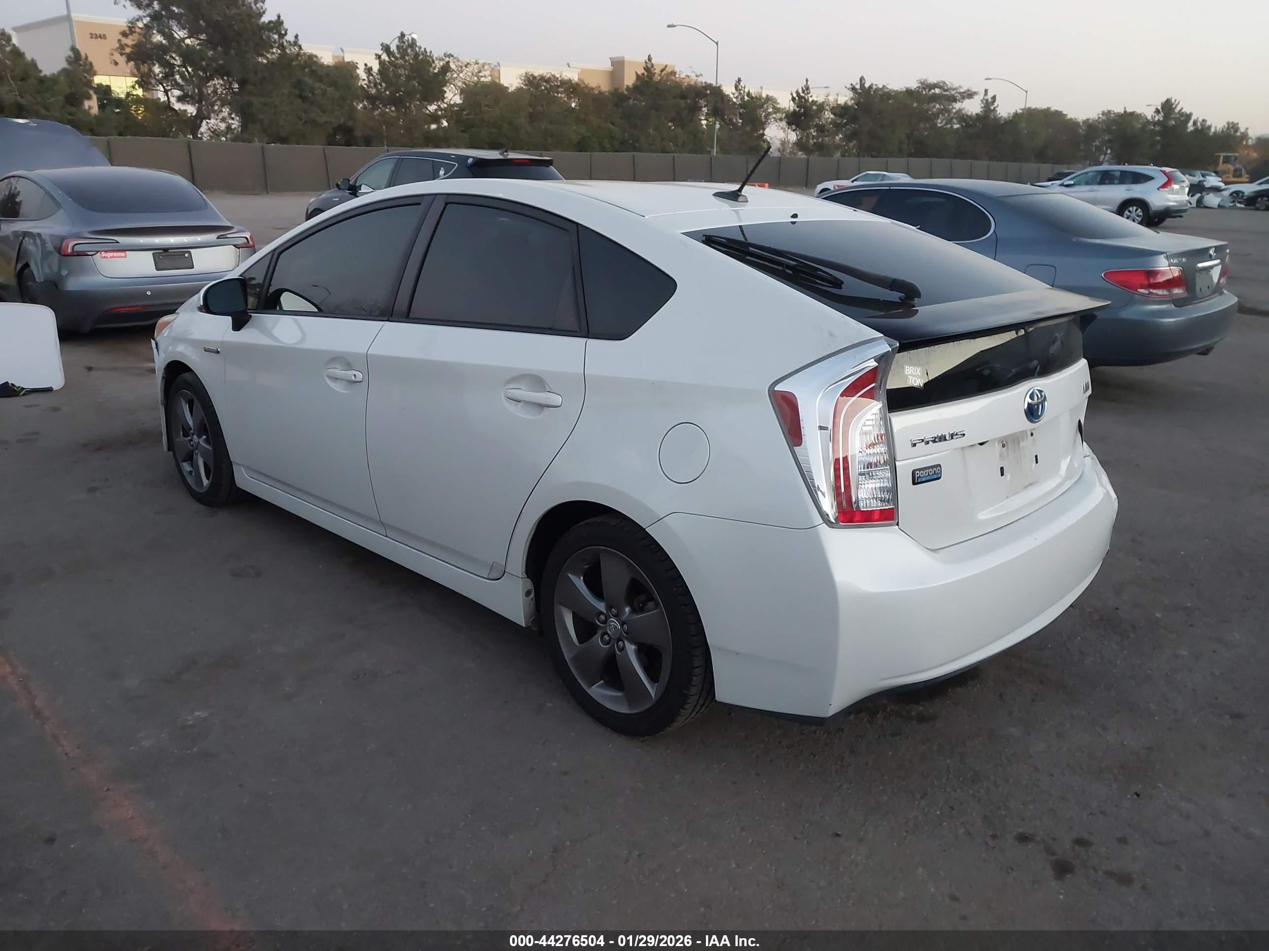 TOYOTA PRIUS image 3