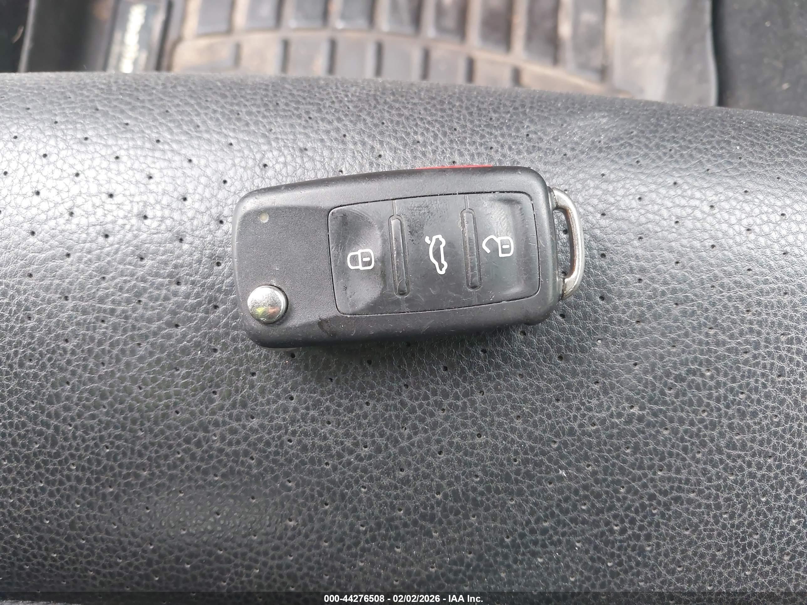 VOLKSWAGEN TIGUAN image 11