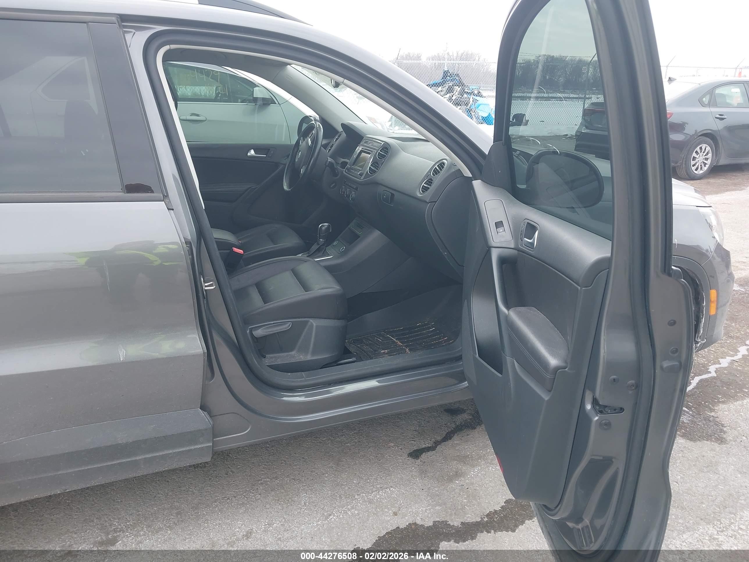 VOLKSWAGEN TIGUAN image 5
