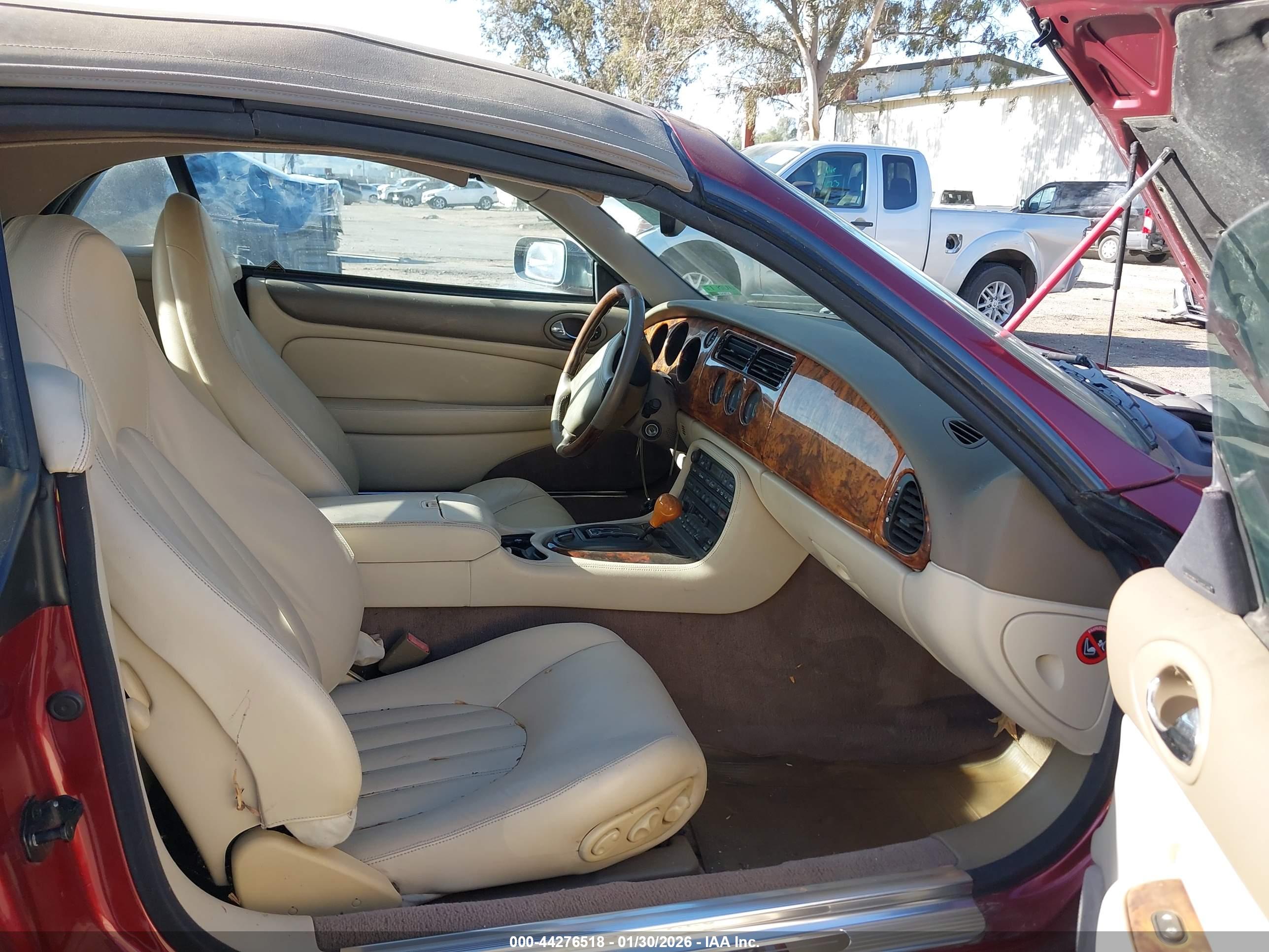 JAGUAR XK8 image 5