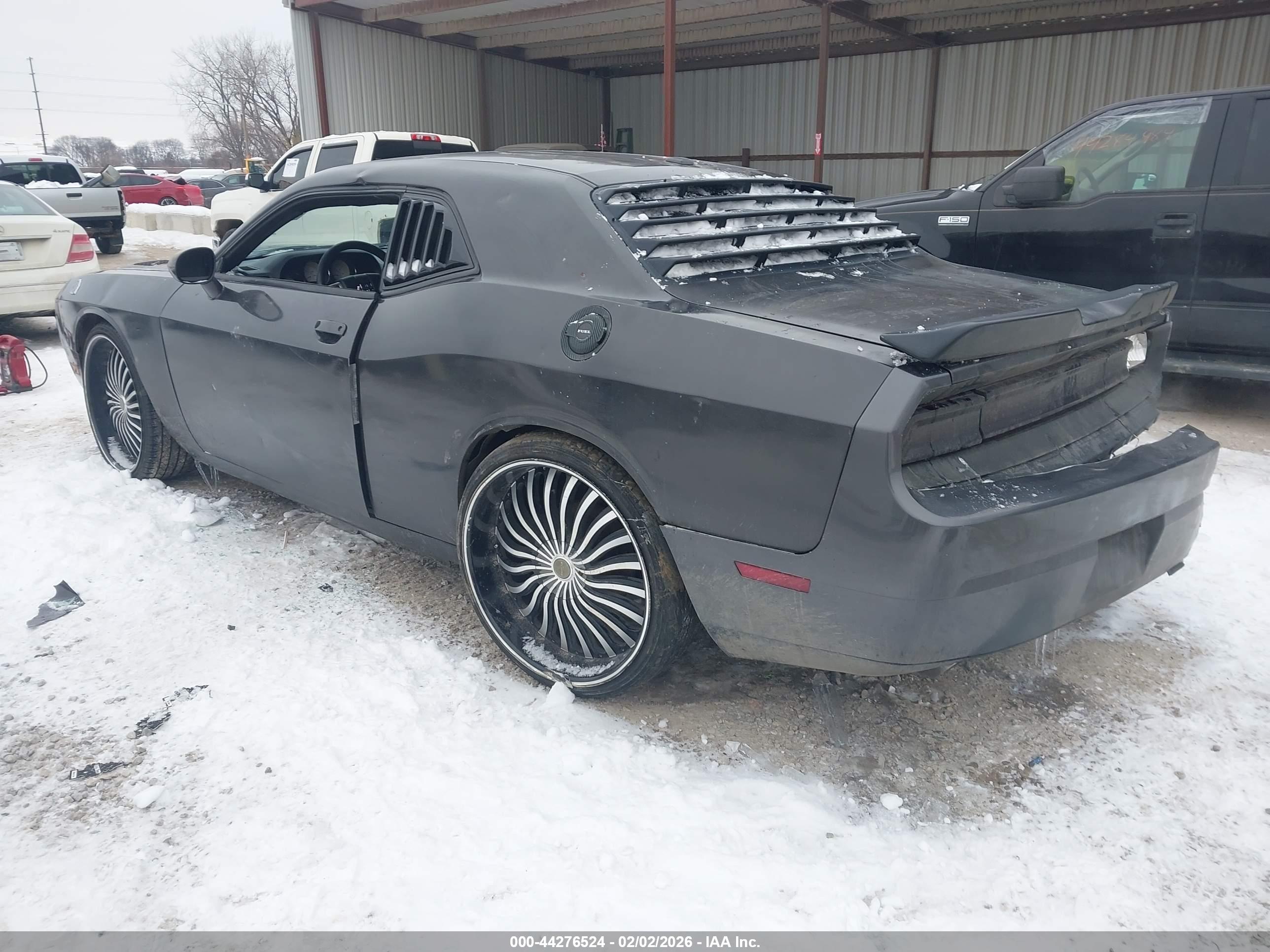 DODGE CHALLENGER image 3