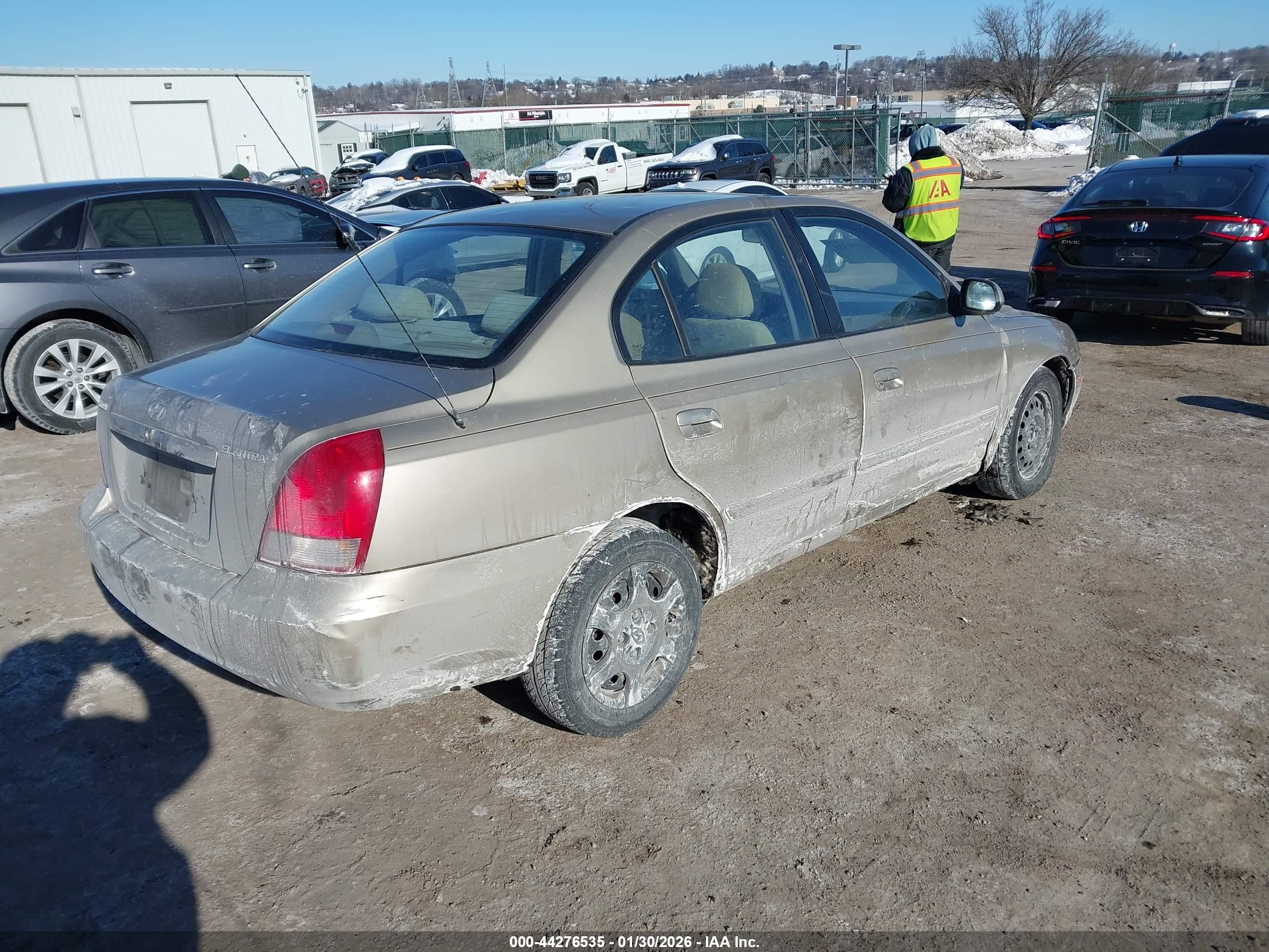 HYUNDAI ELANTRA image 4