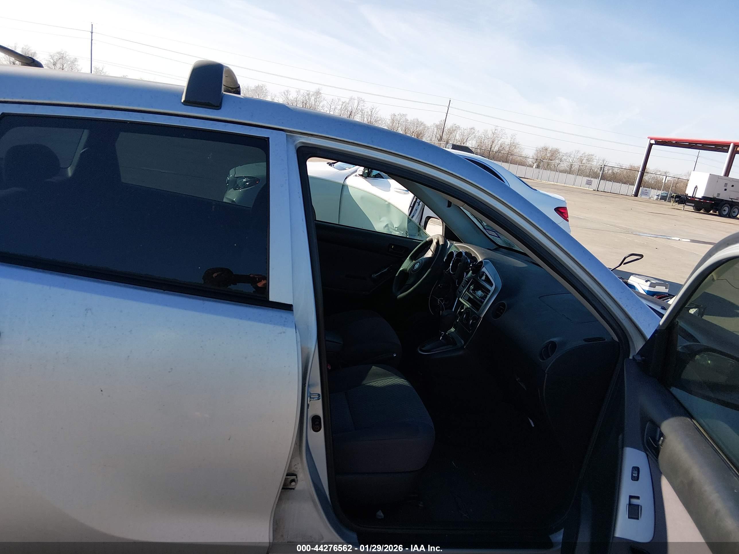 TOYOTA MATRIX image 5