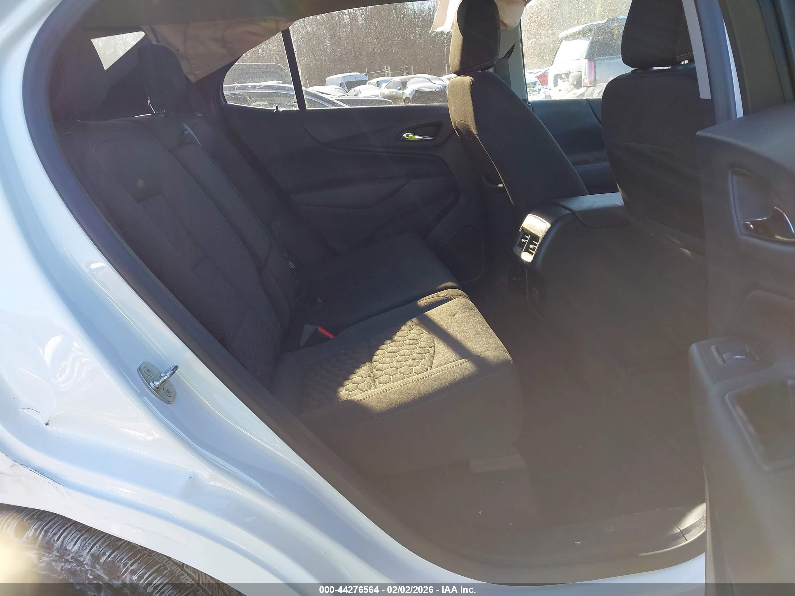 CHEVROLET EQUINOX image 8