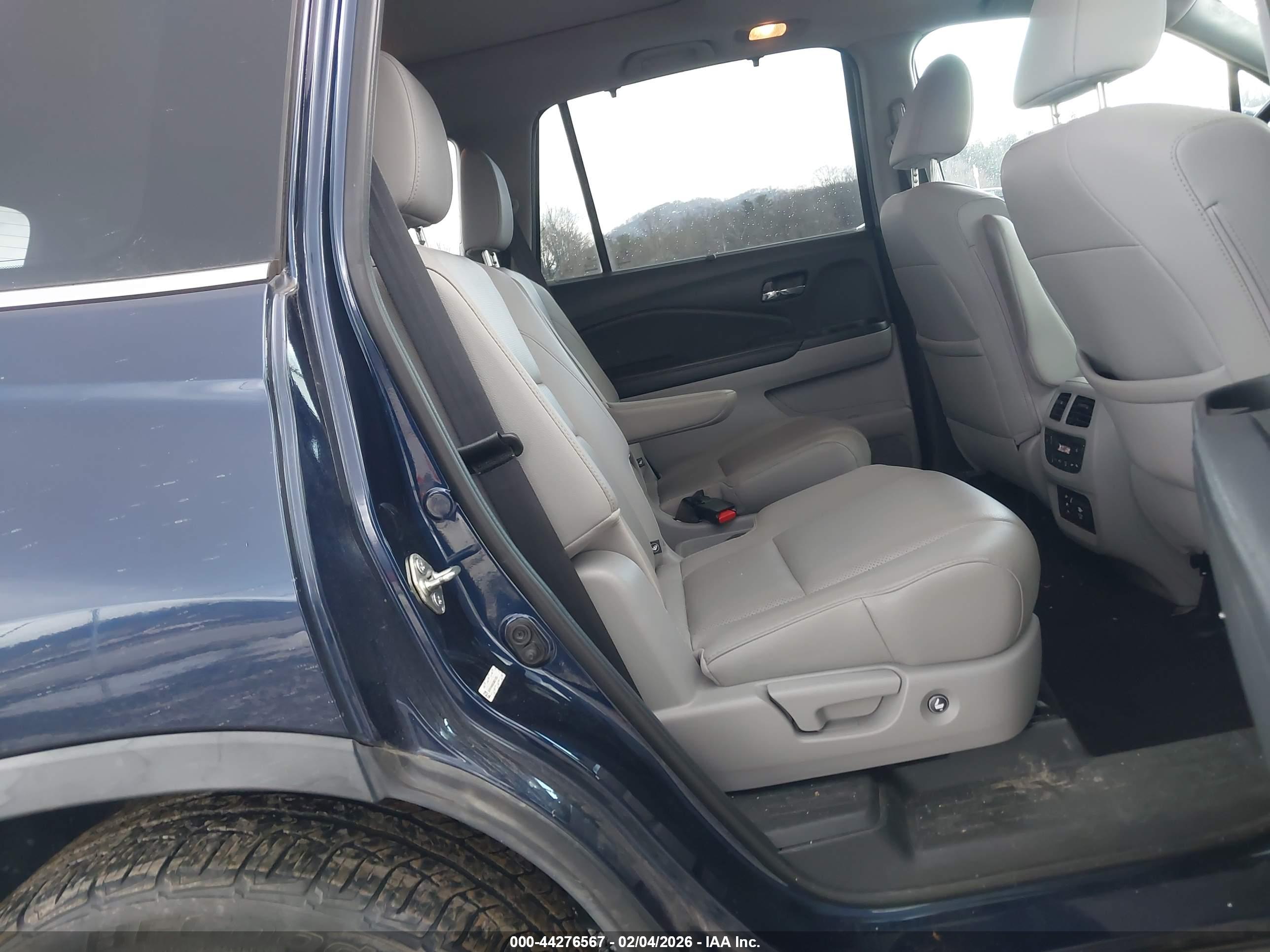 HONDA PILOT image 8