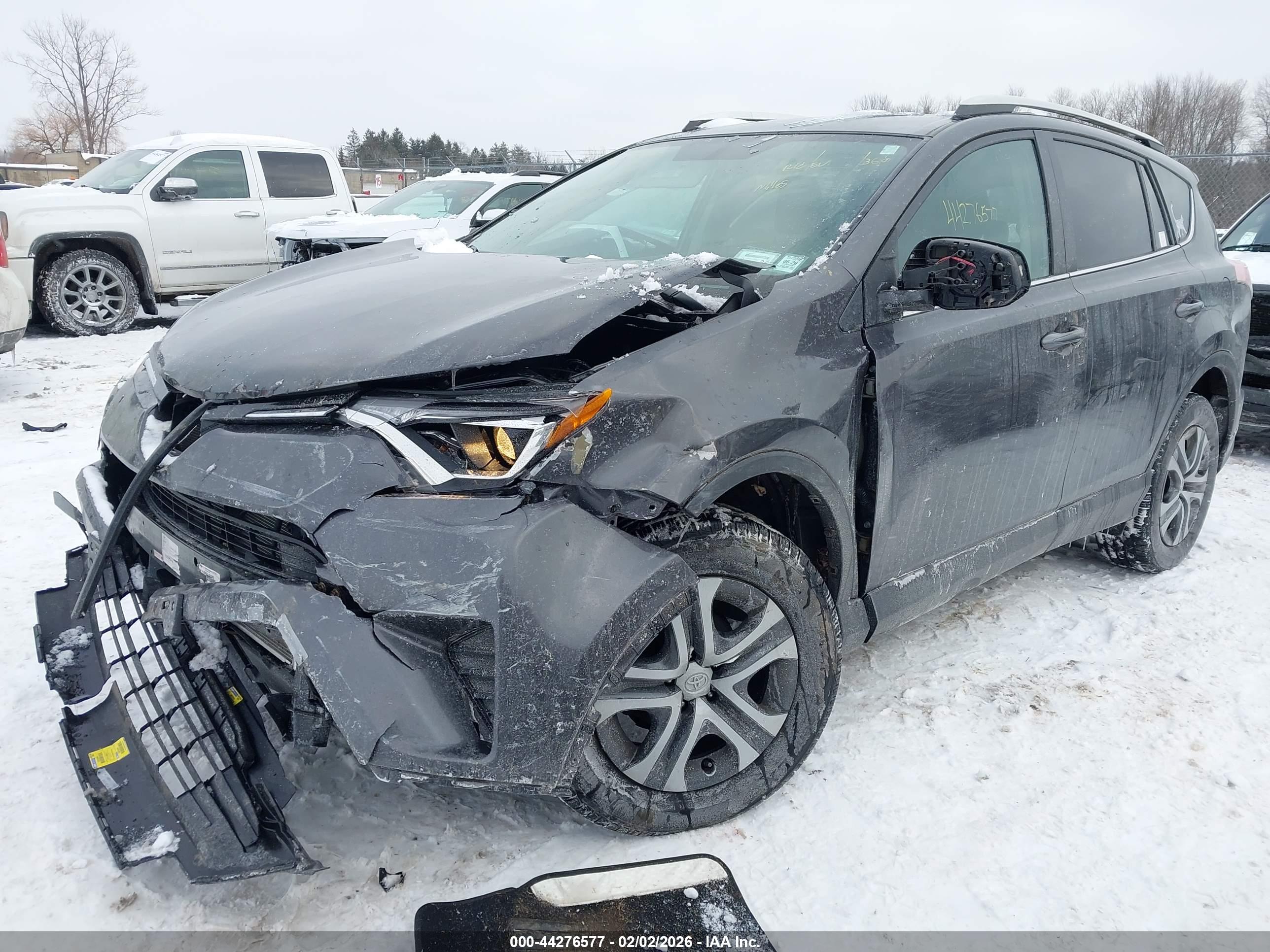 TOYOTA RAV4 image 2