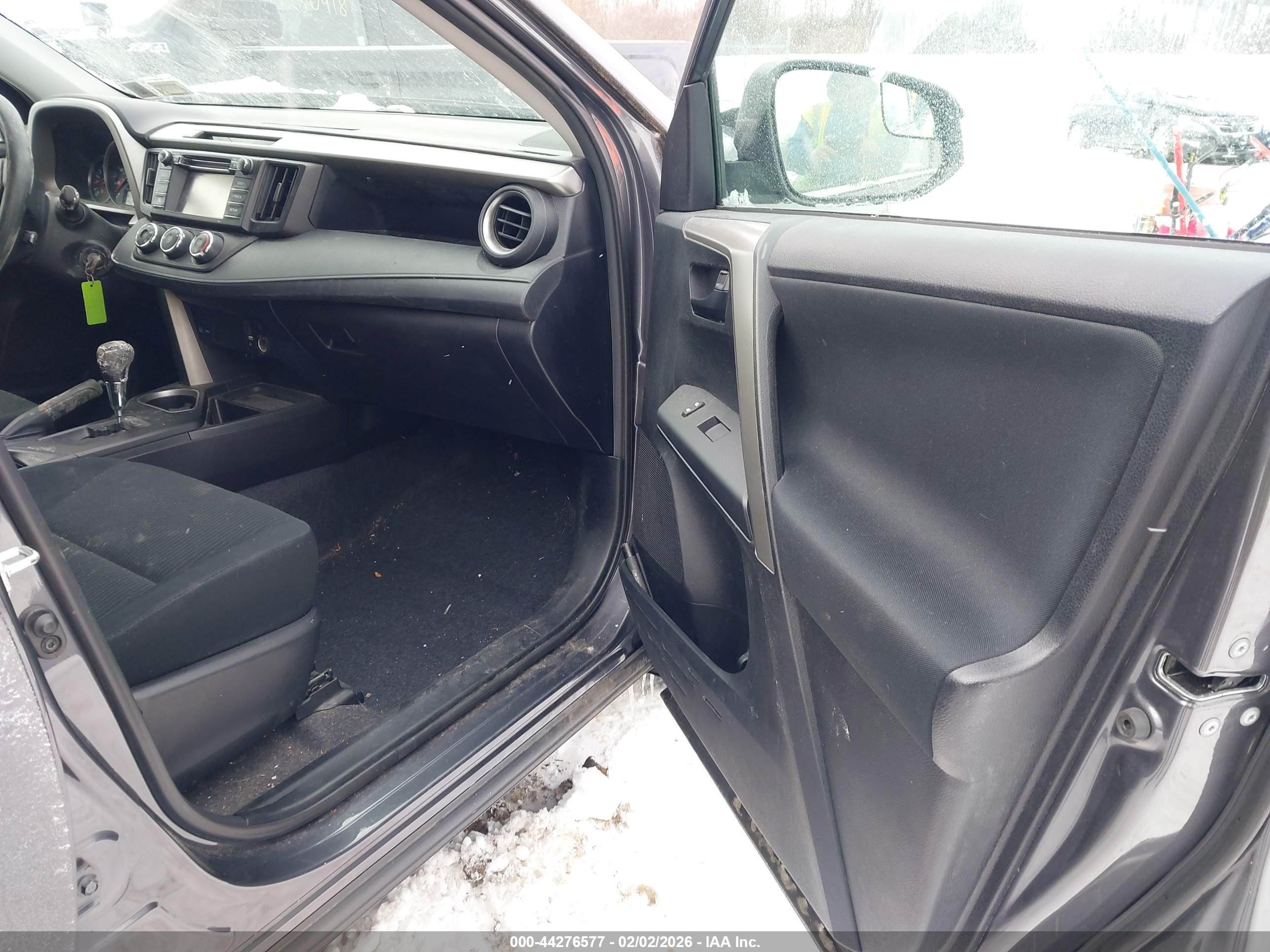 TOYOTA RAV4 image 5