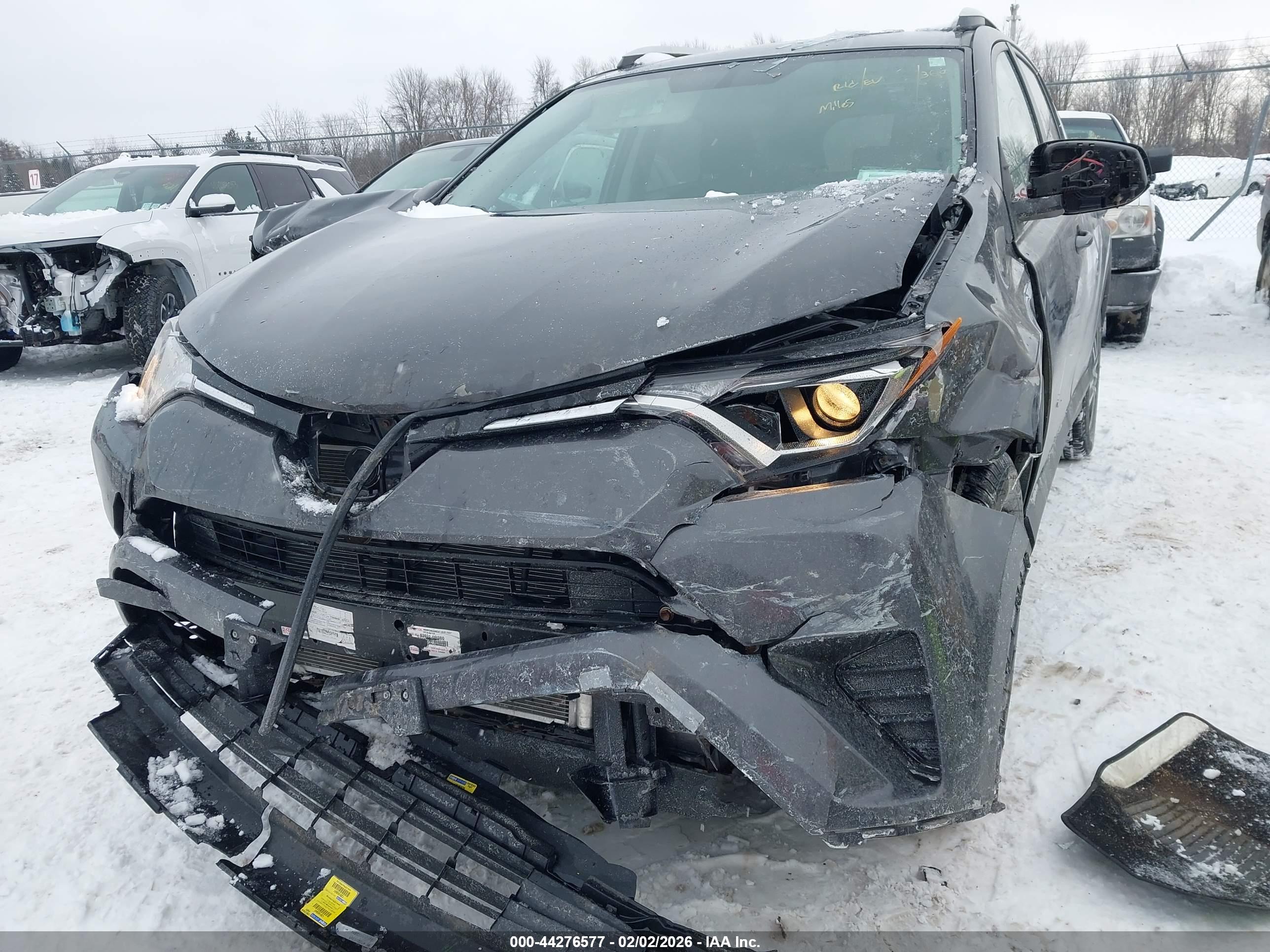 TOYOTA RAV4 image 6
