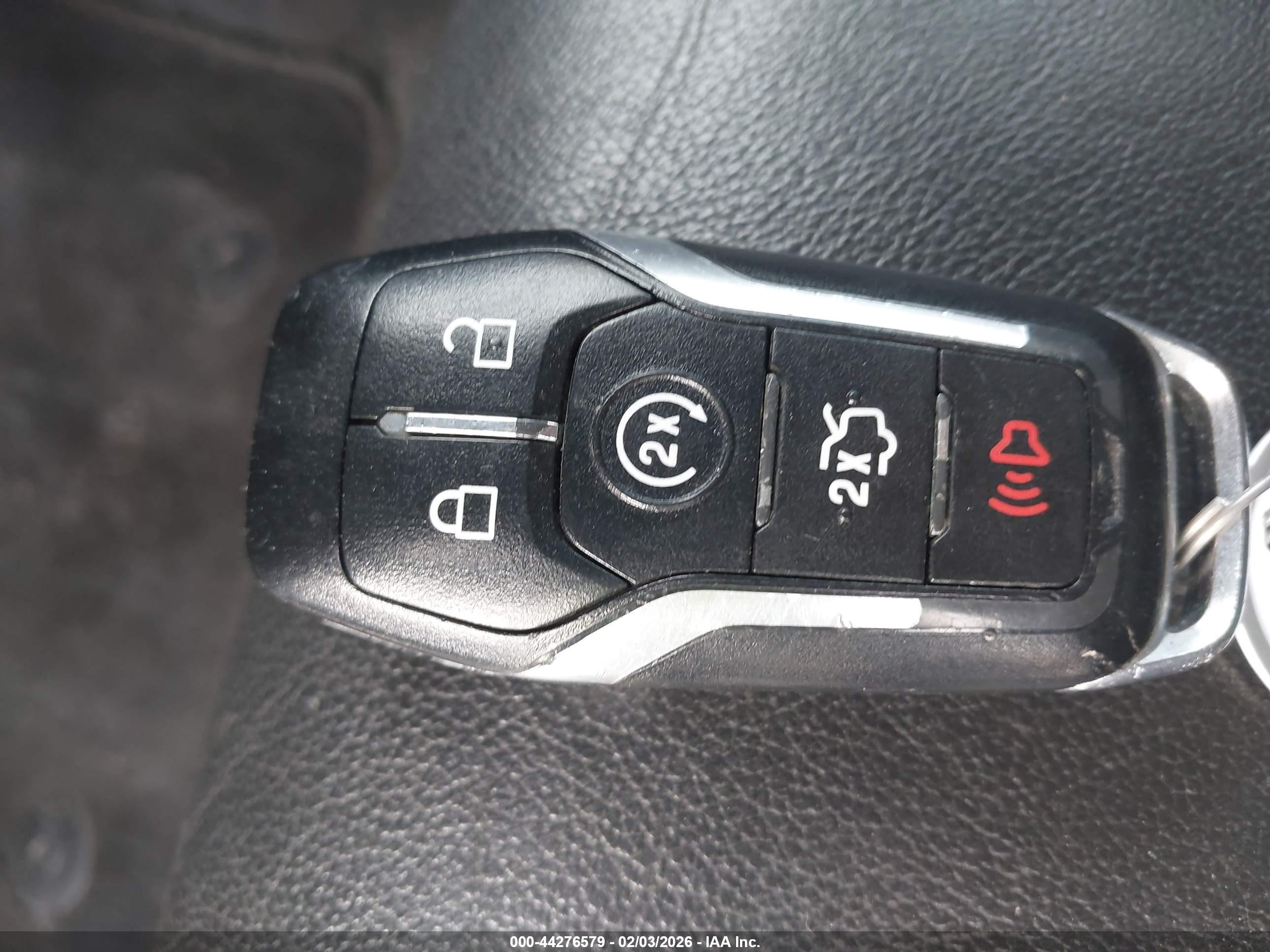 FORD FUSION image 11