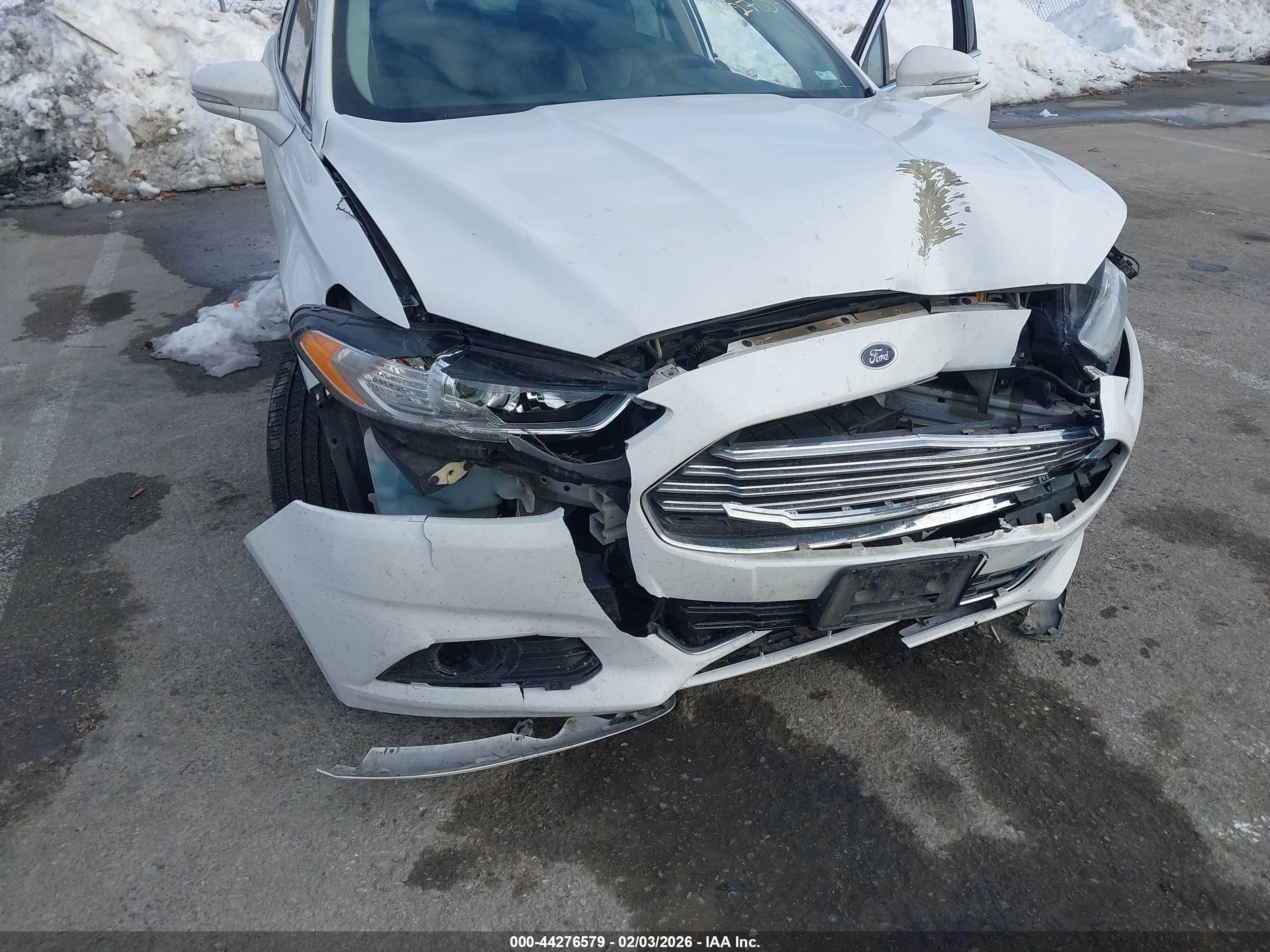 FORD FUSION image 6