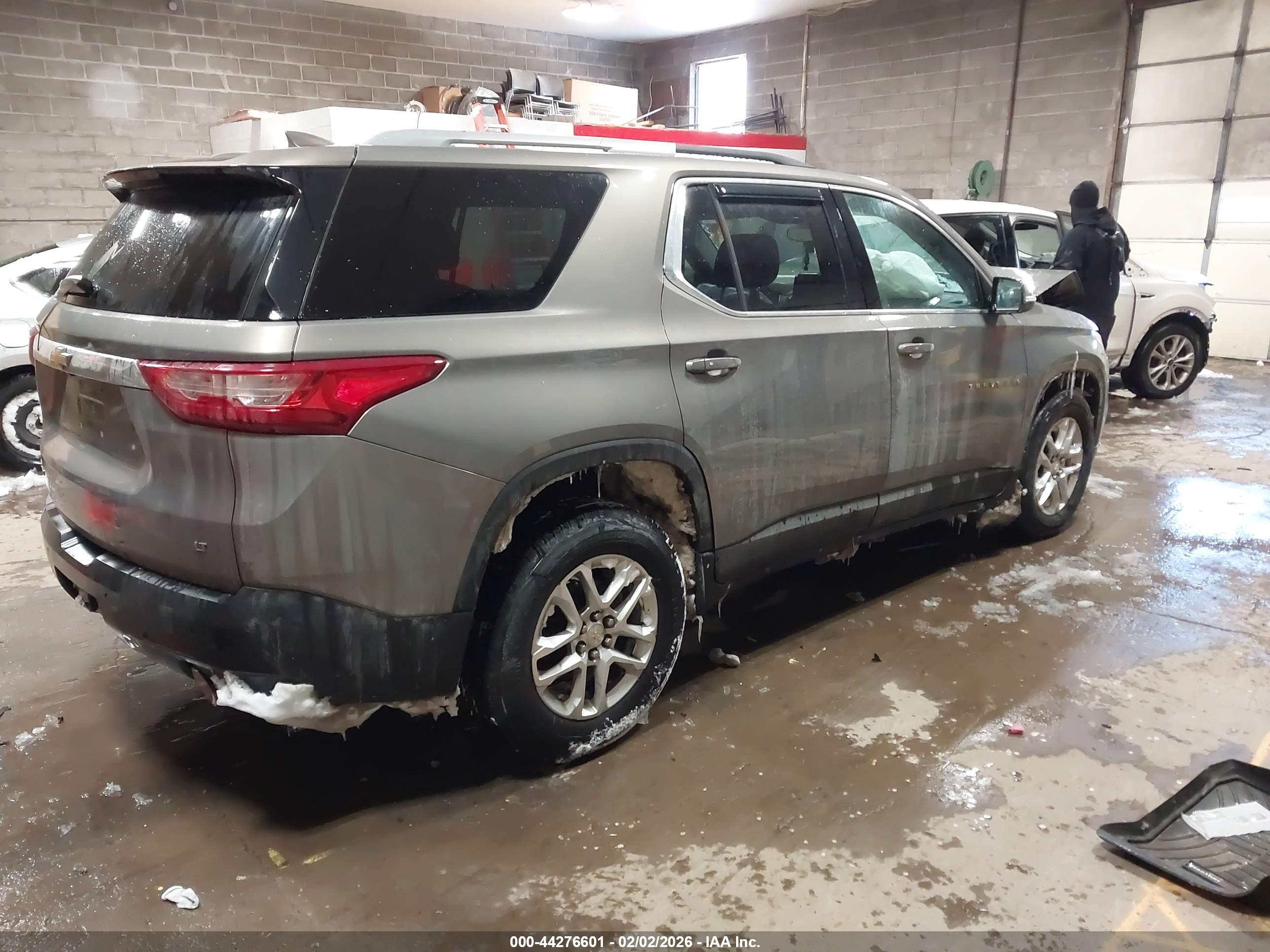 CHEVROLET TRAVERSE image 4