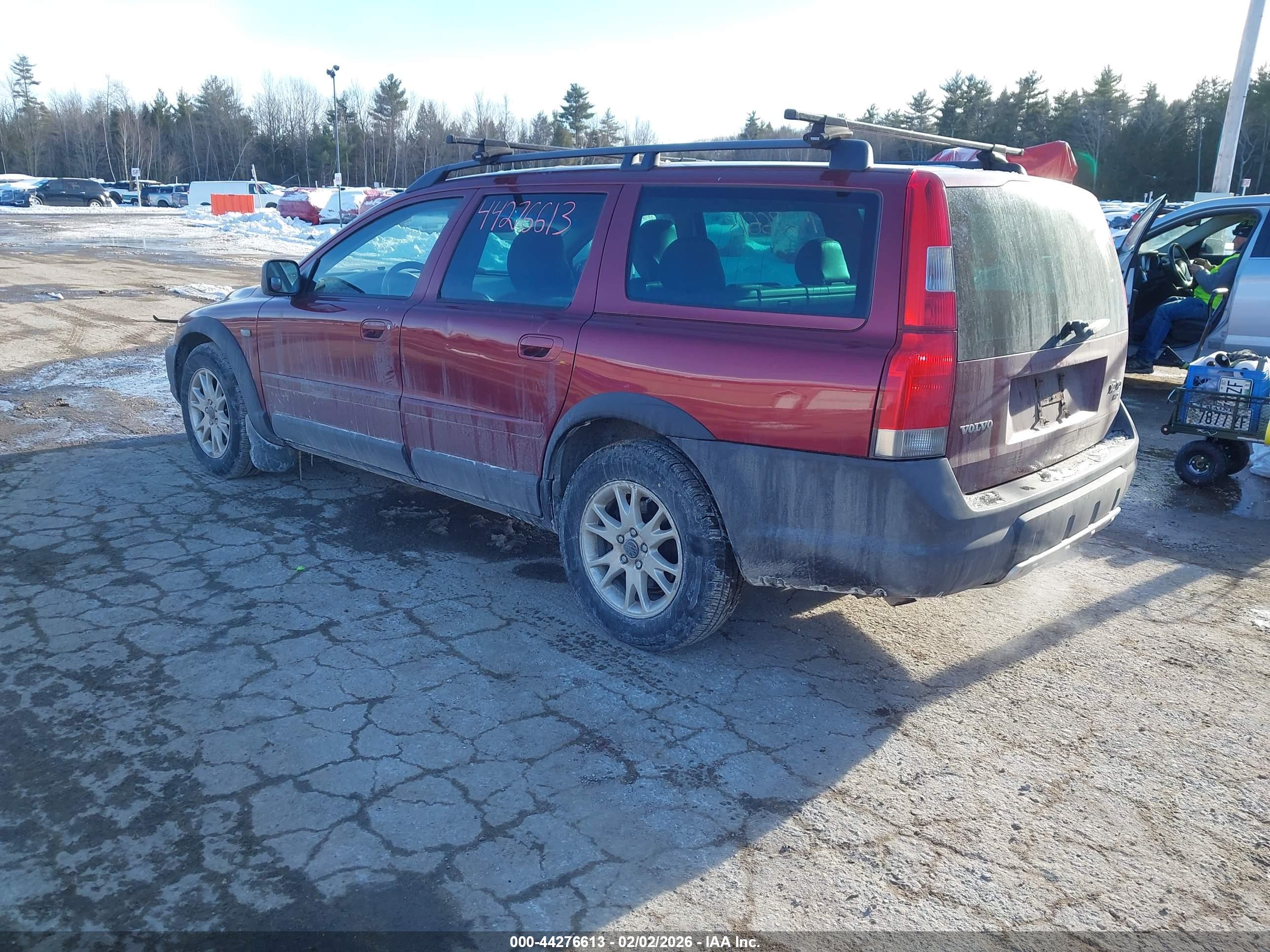 VOLVO XC70 image 3