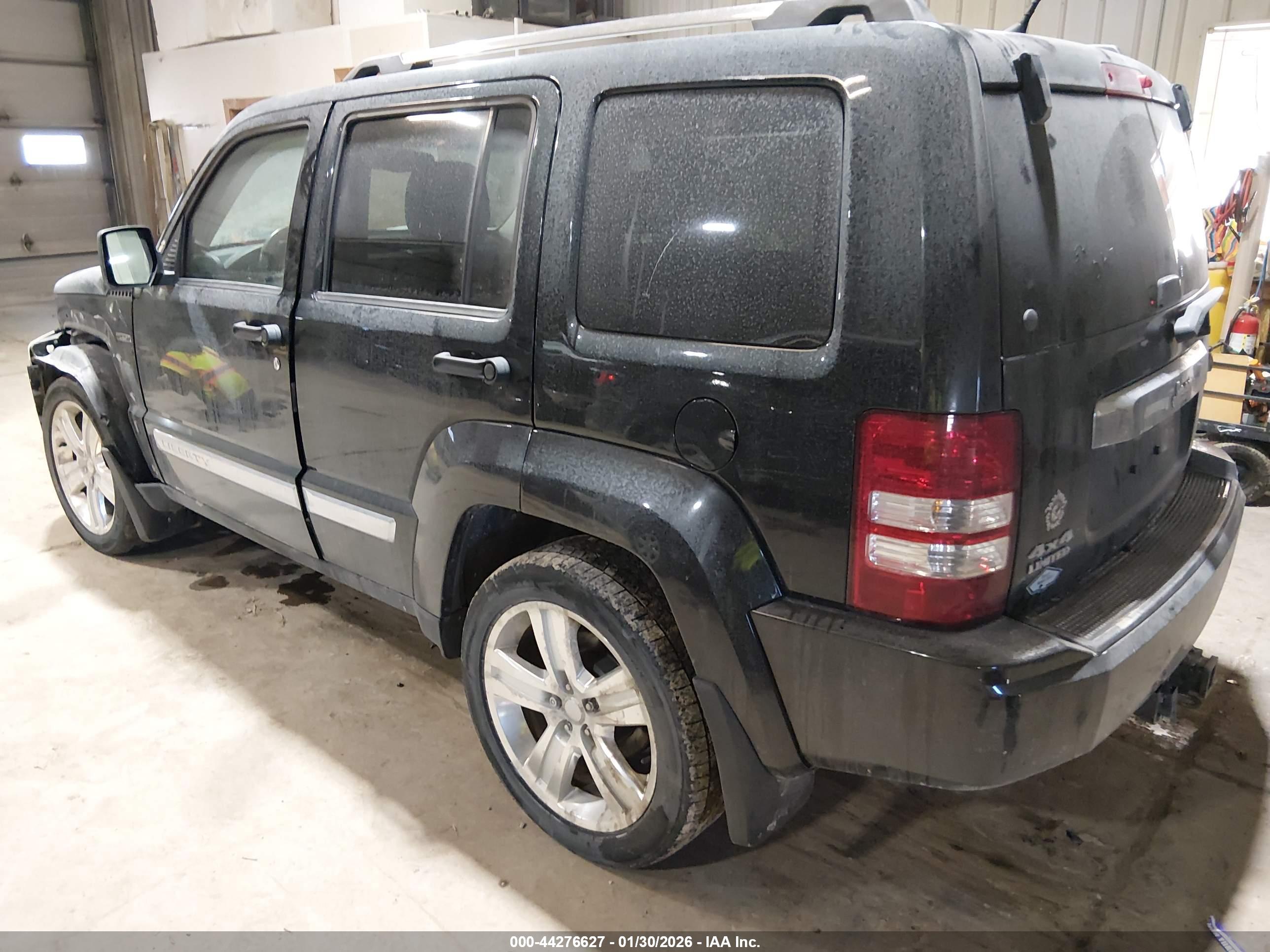 JEEP LIBERTY image 3