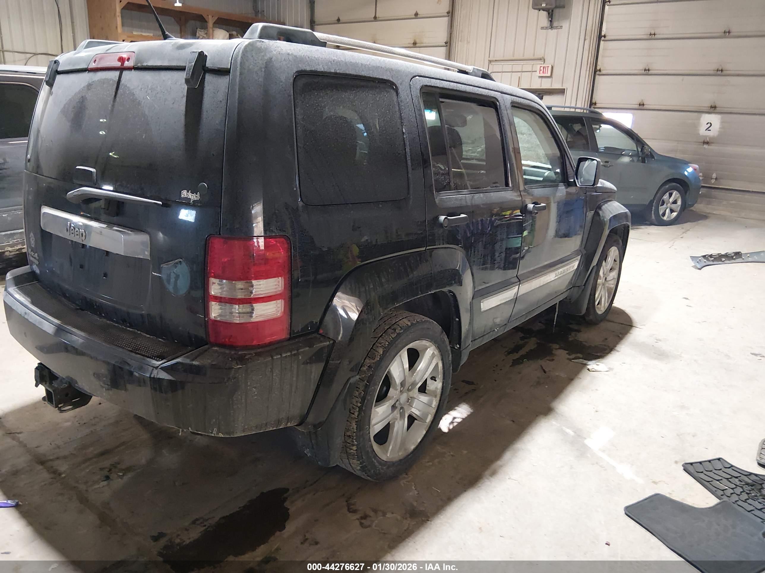 JEEP LIBERTY image 4