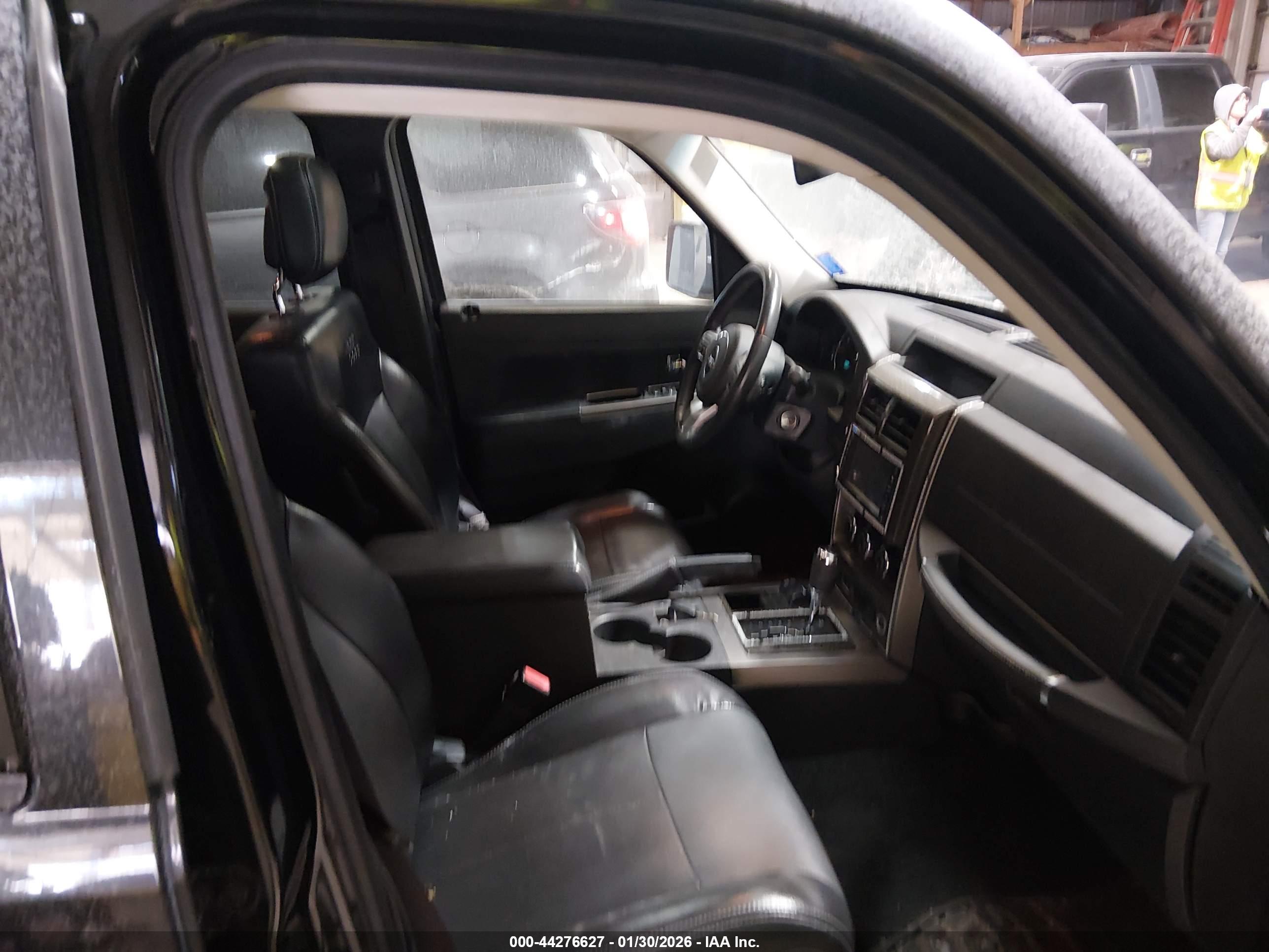 JEEP LIBERTY image 5