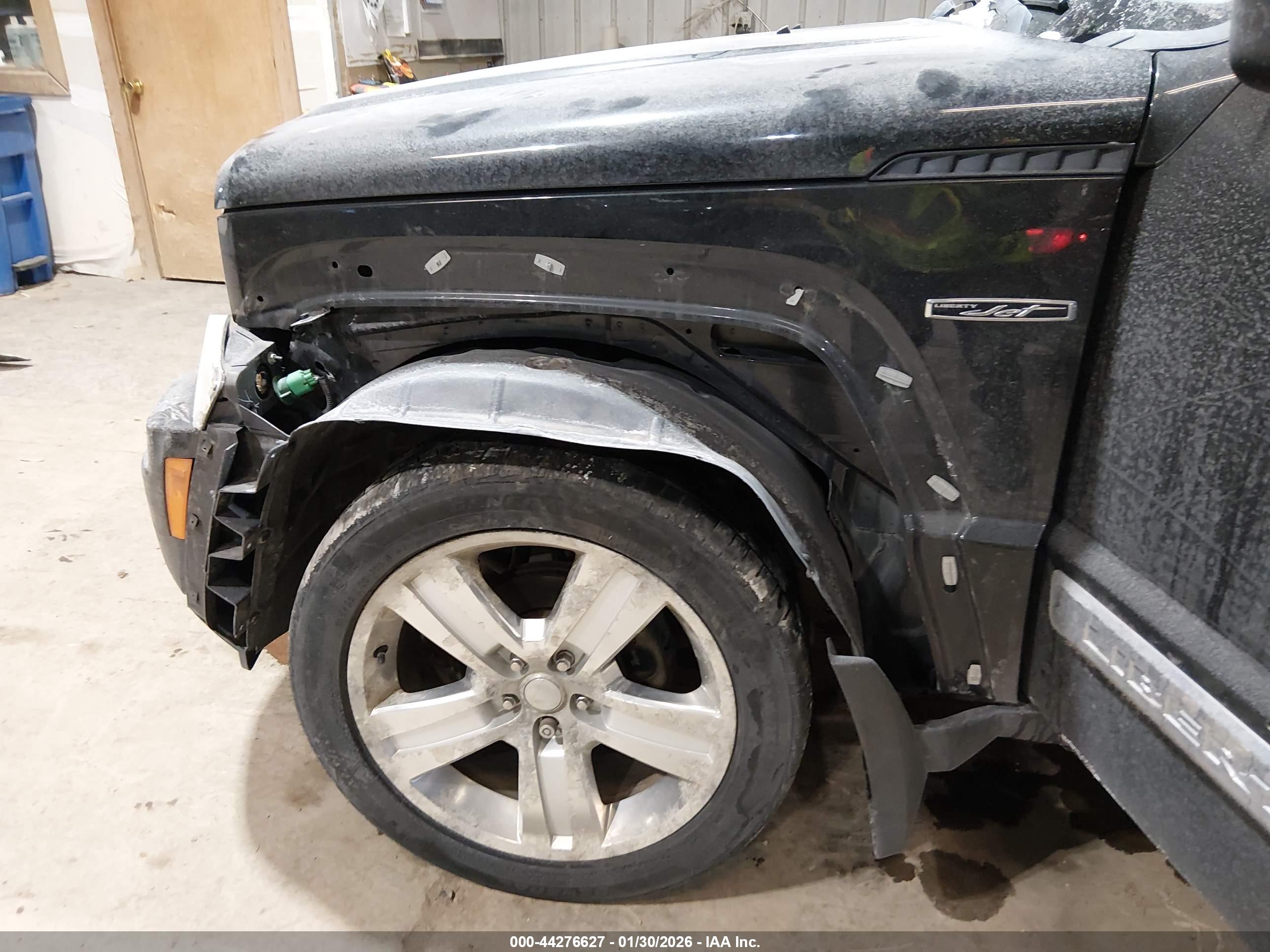JEEP LIBERTY image 6