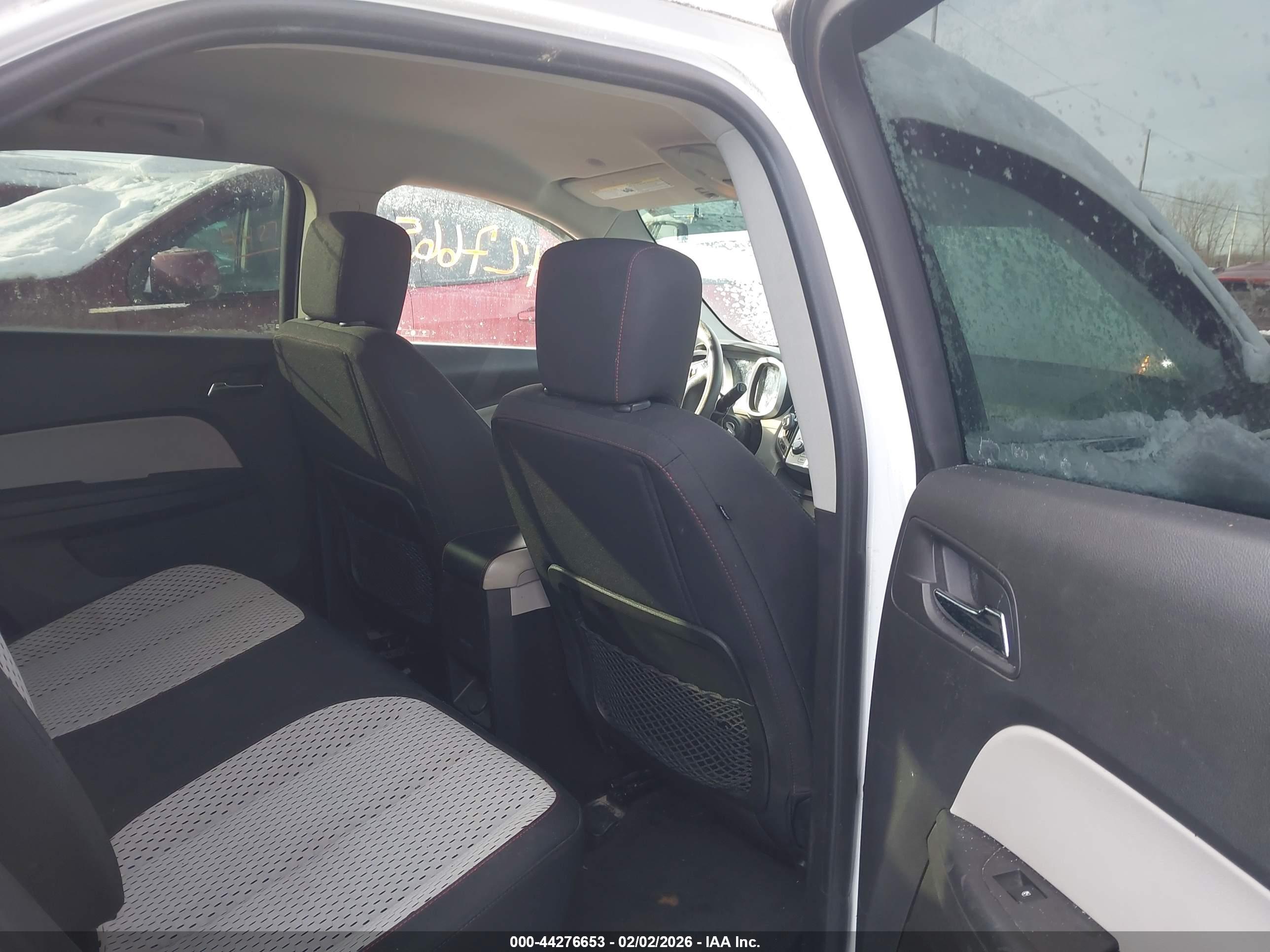 CHEVROLET EQUINOX image 8