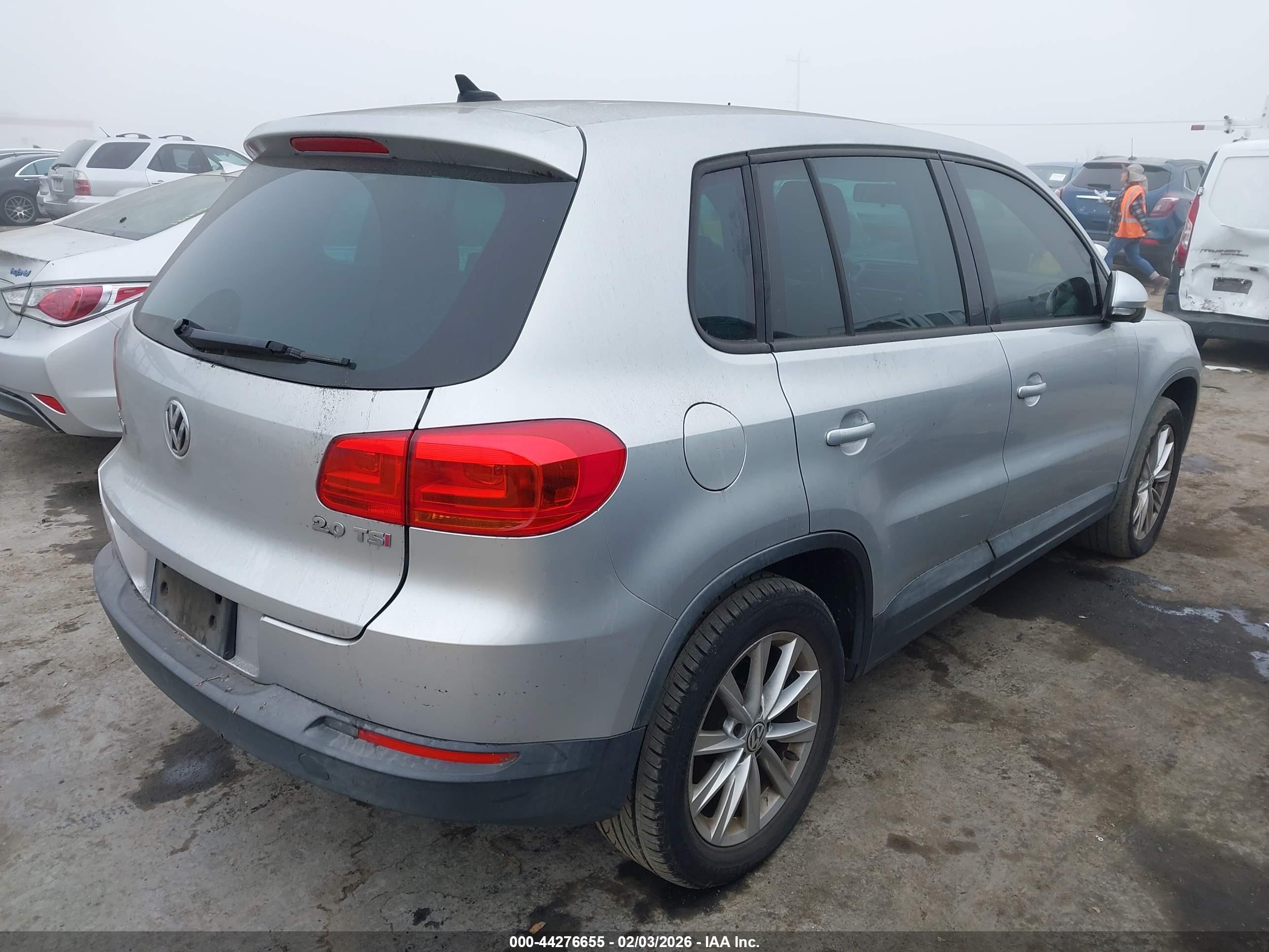 VOLKSWAGEN TIGUAN image 4