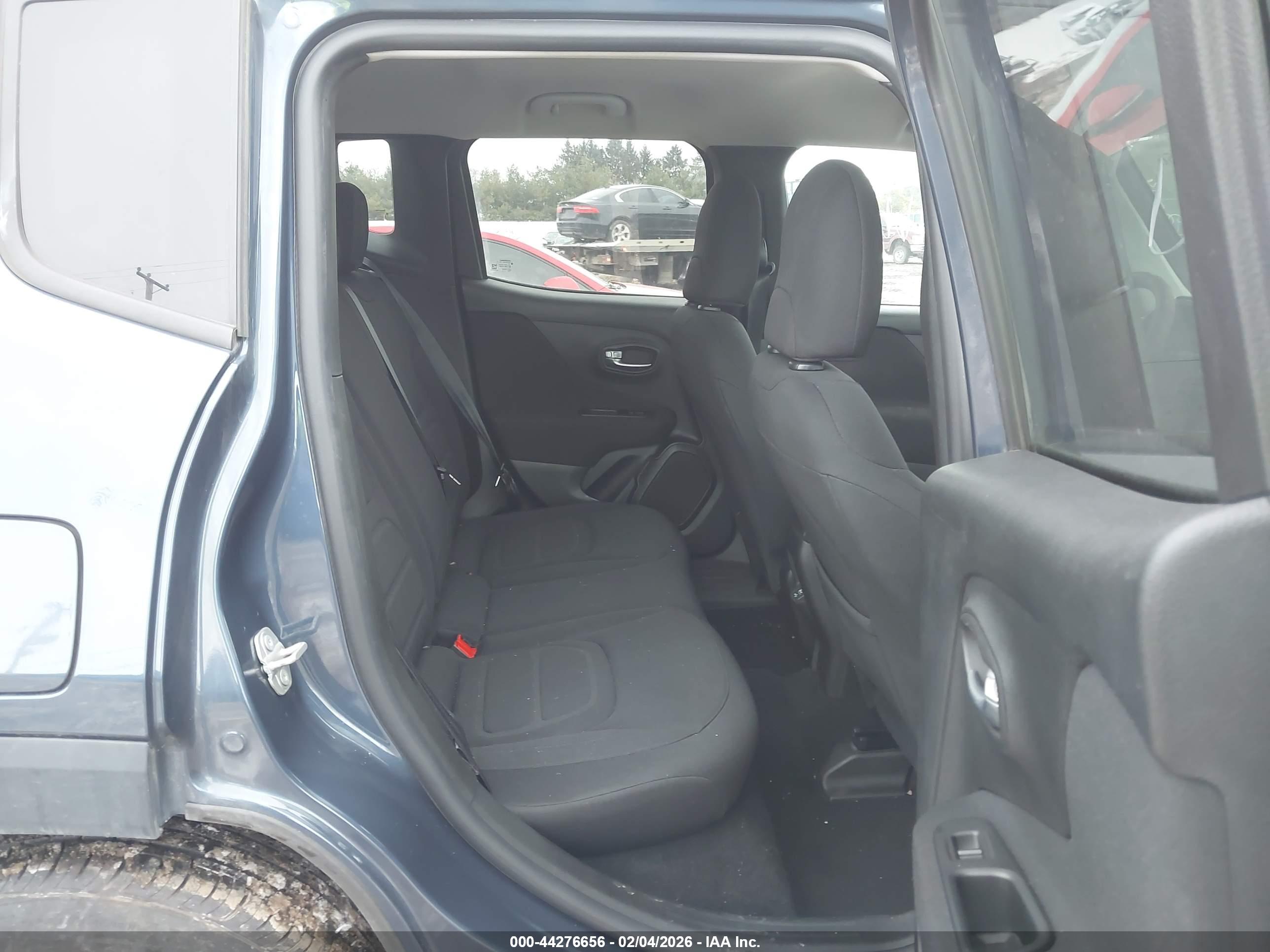 JEEP RENEGADE image 8