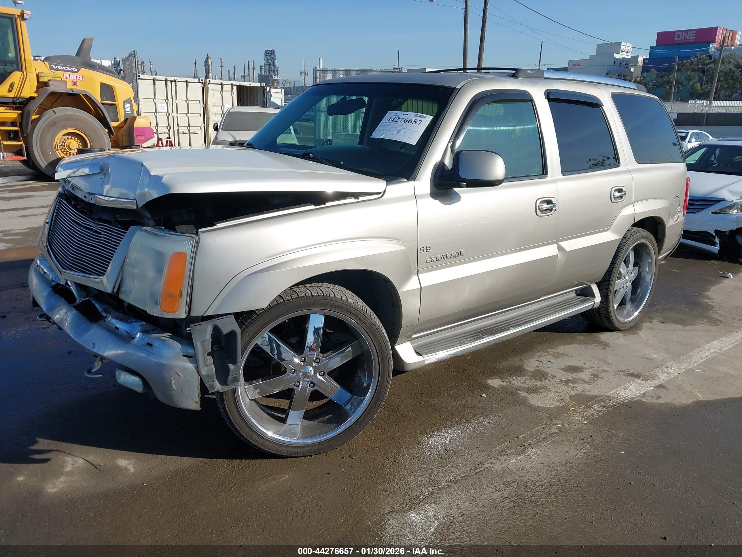 CADILLAC ESCALADE image 2