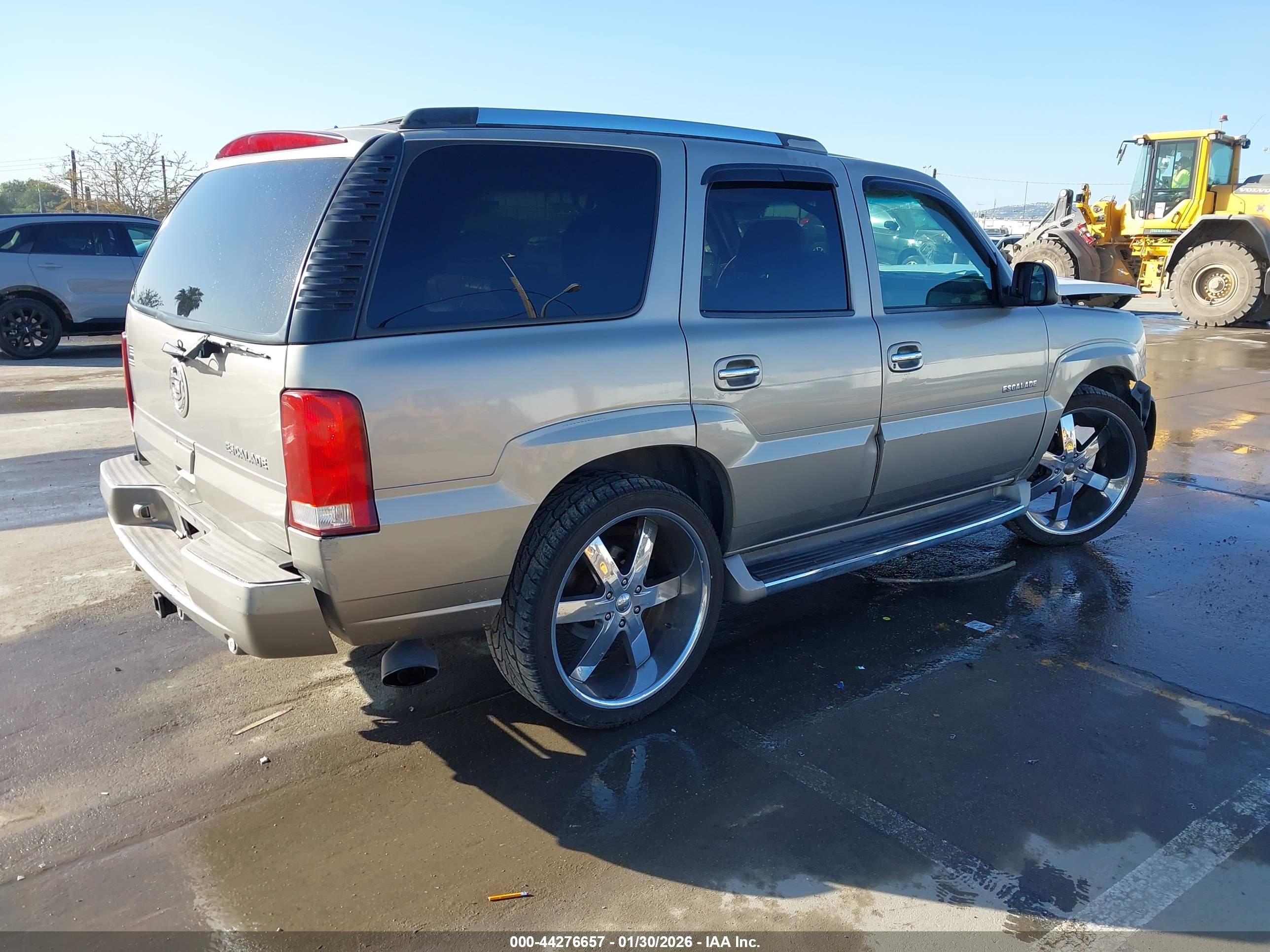 CADILLAC ESCALADE image 4