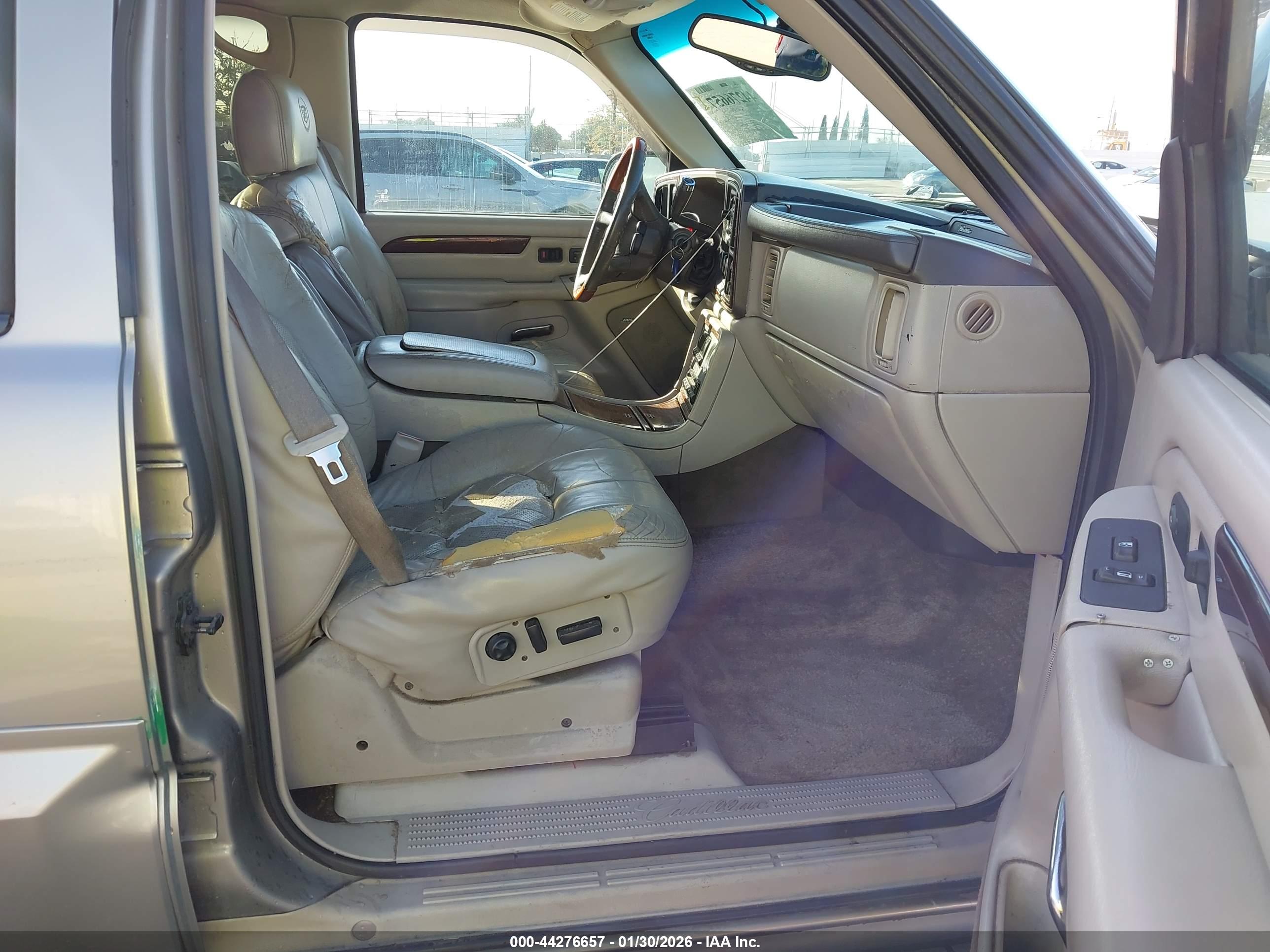 CADILLAC ESCALADE image 5