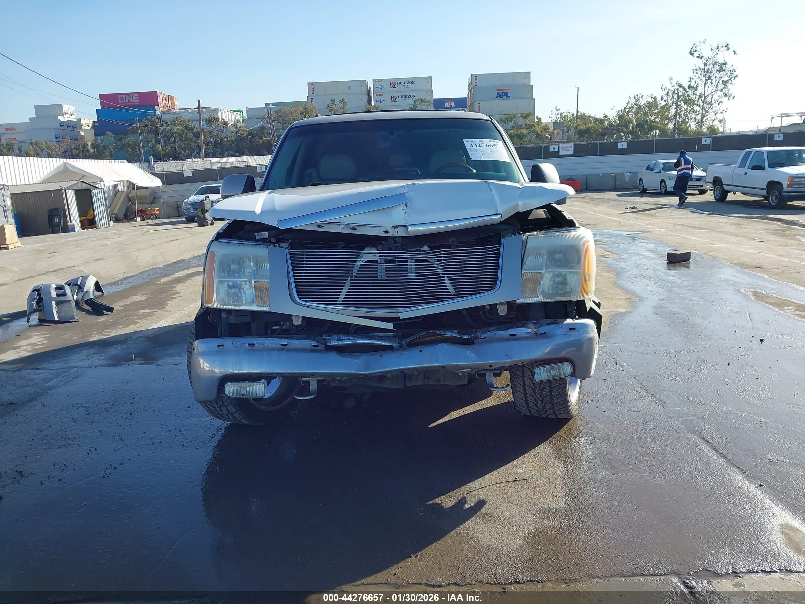 CADILLAC ESCALADE image 6