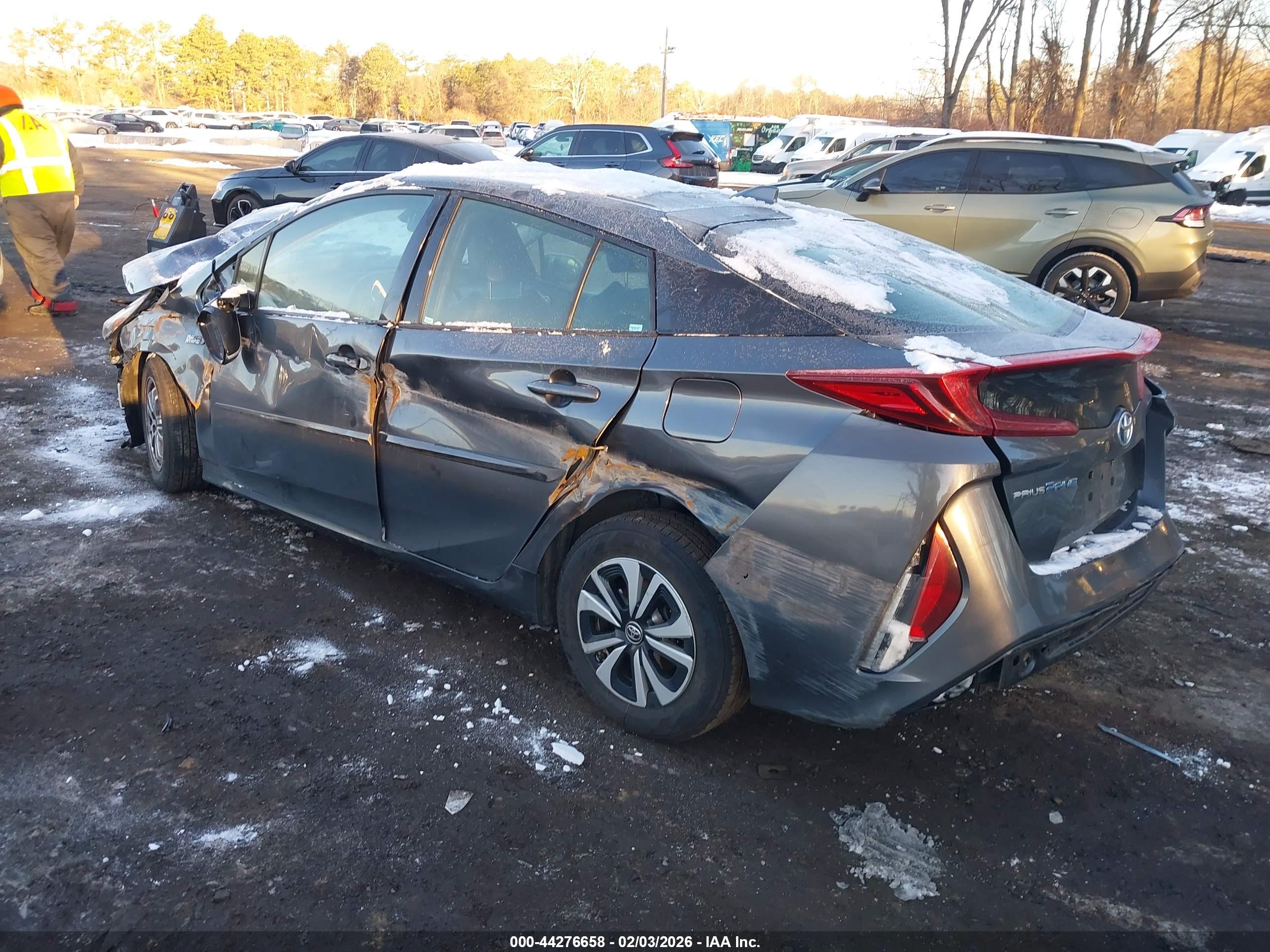 TOYOTA PRIUS image 3