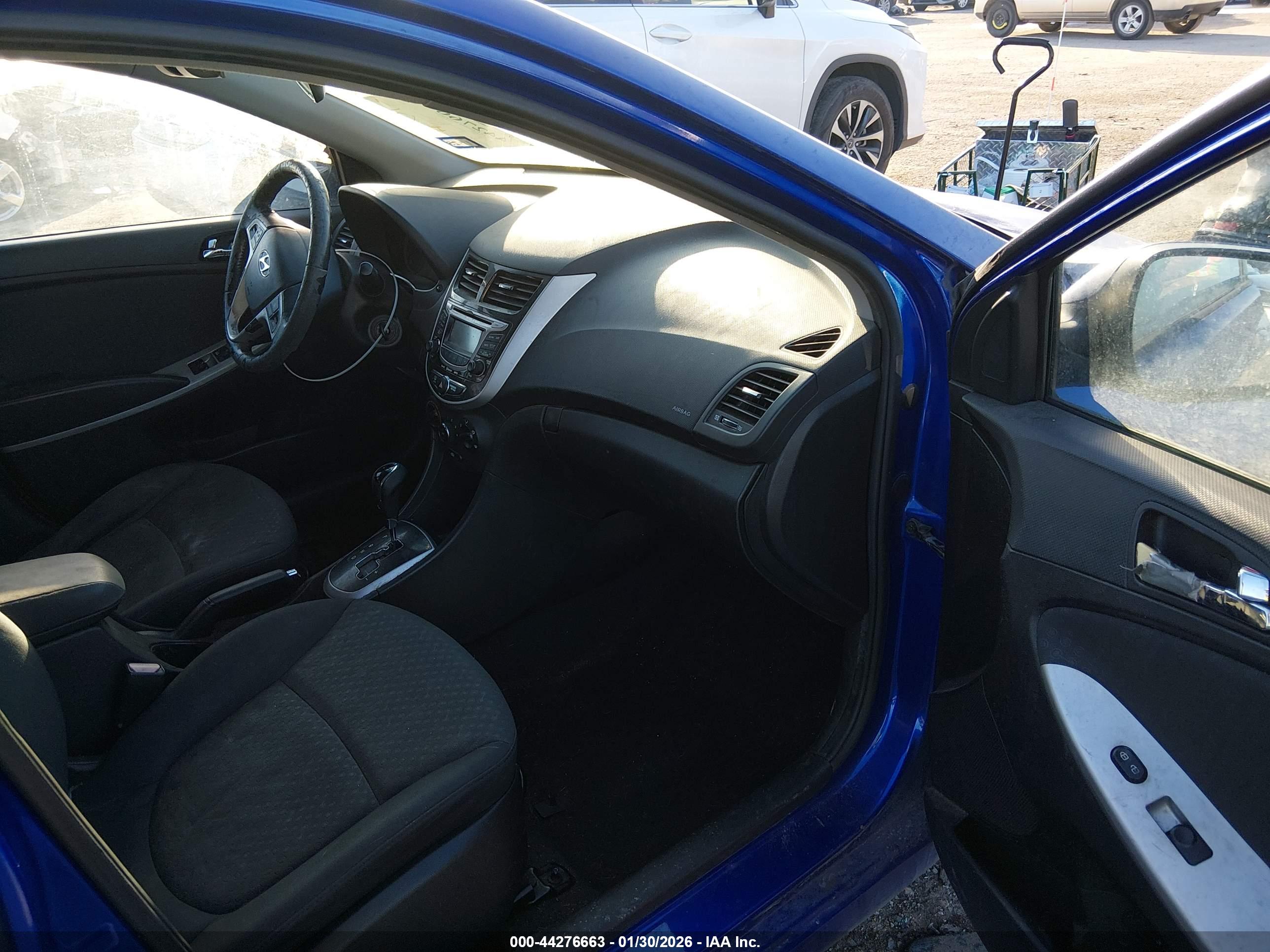 HYUNDAI ACCENT image 5