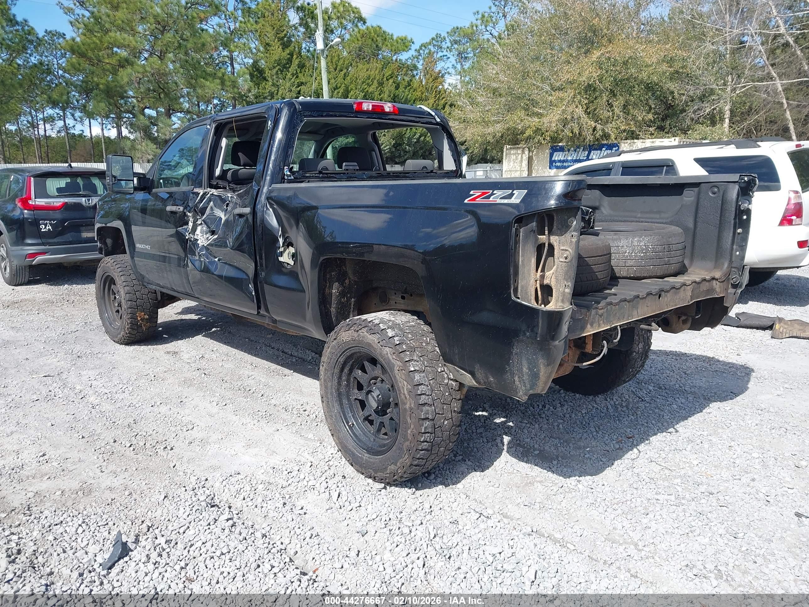 CHEVROLET SILVERADO image 3