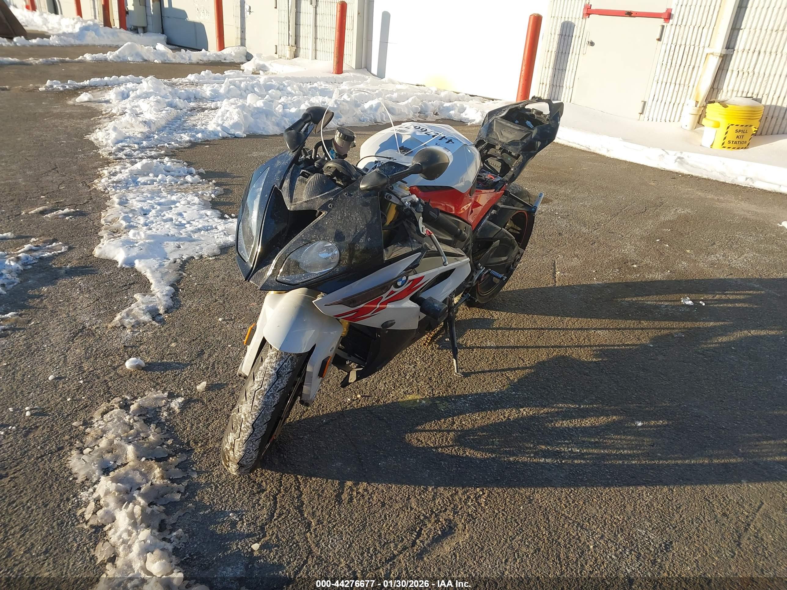 BMW S image 2