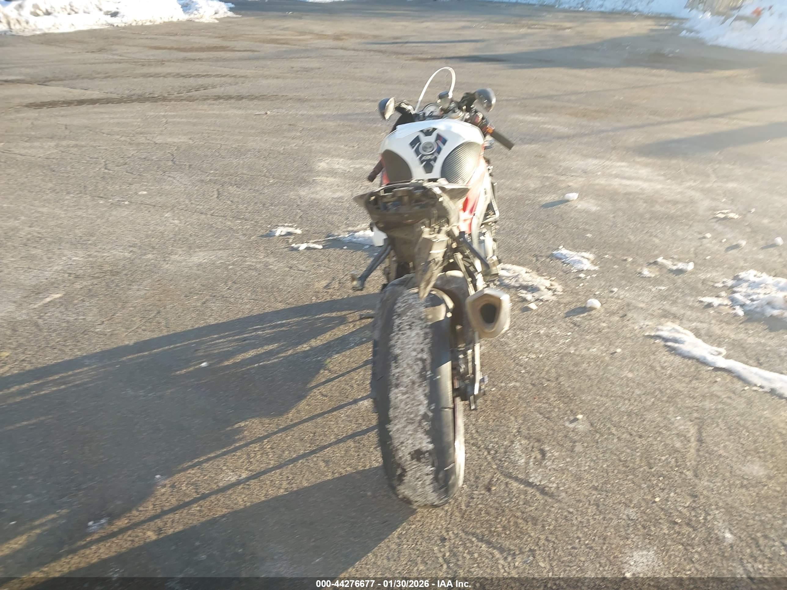 BMW S image 6