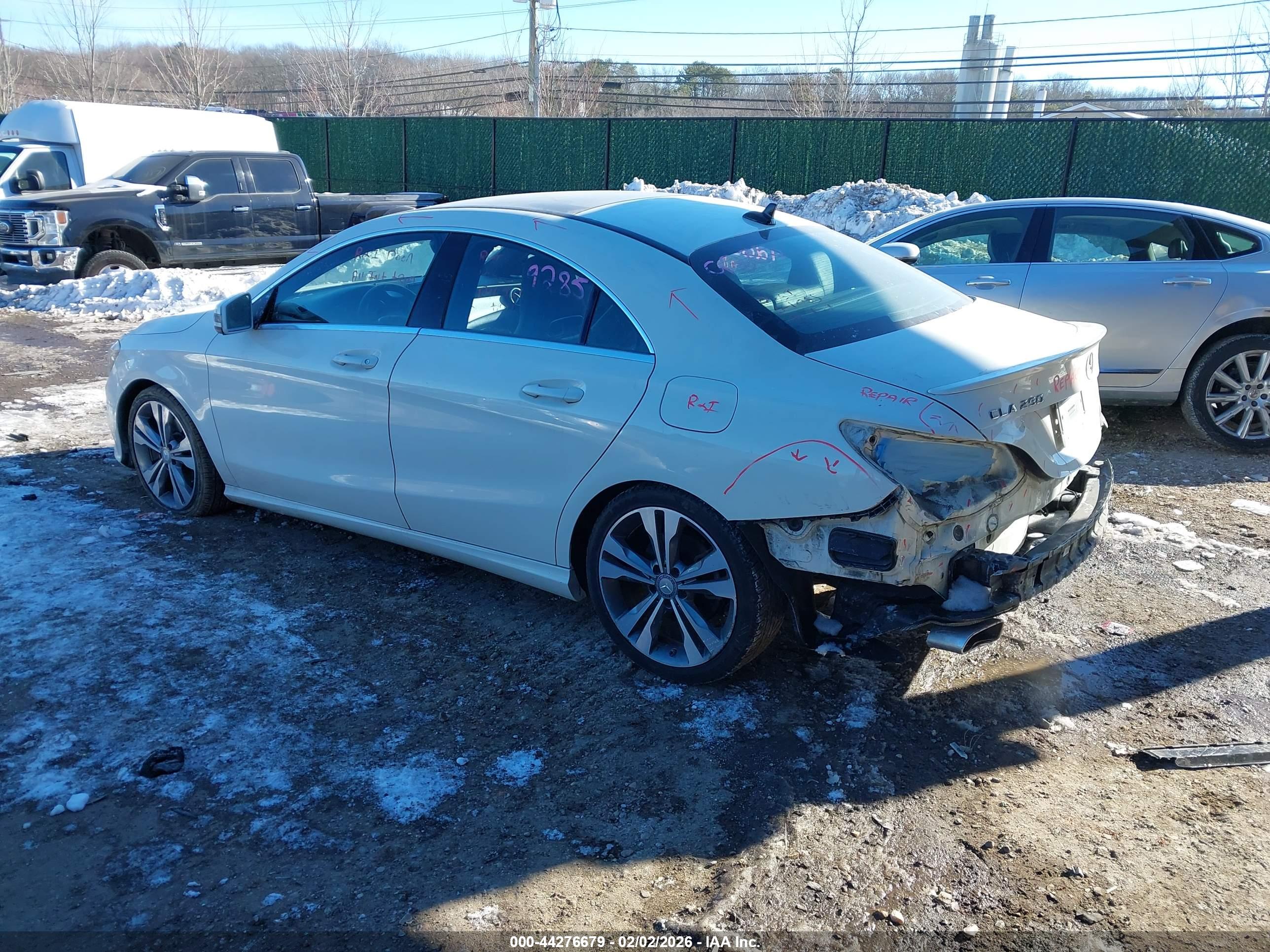 MERCEDES-BENZ CLA image 3